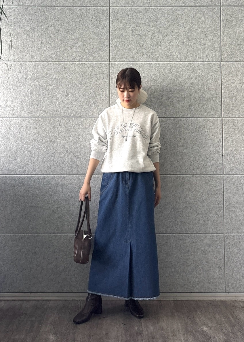 Renoさんの「INDIVI｜フォルムロゴスウェット」を使ったコーディネート