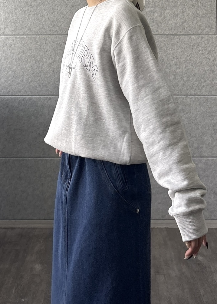Renoさんの「INDIVI｜フォルムロゴスウェット」を使ったコーディネート