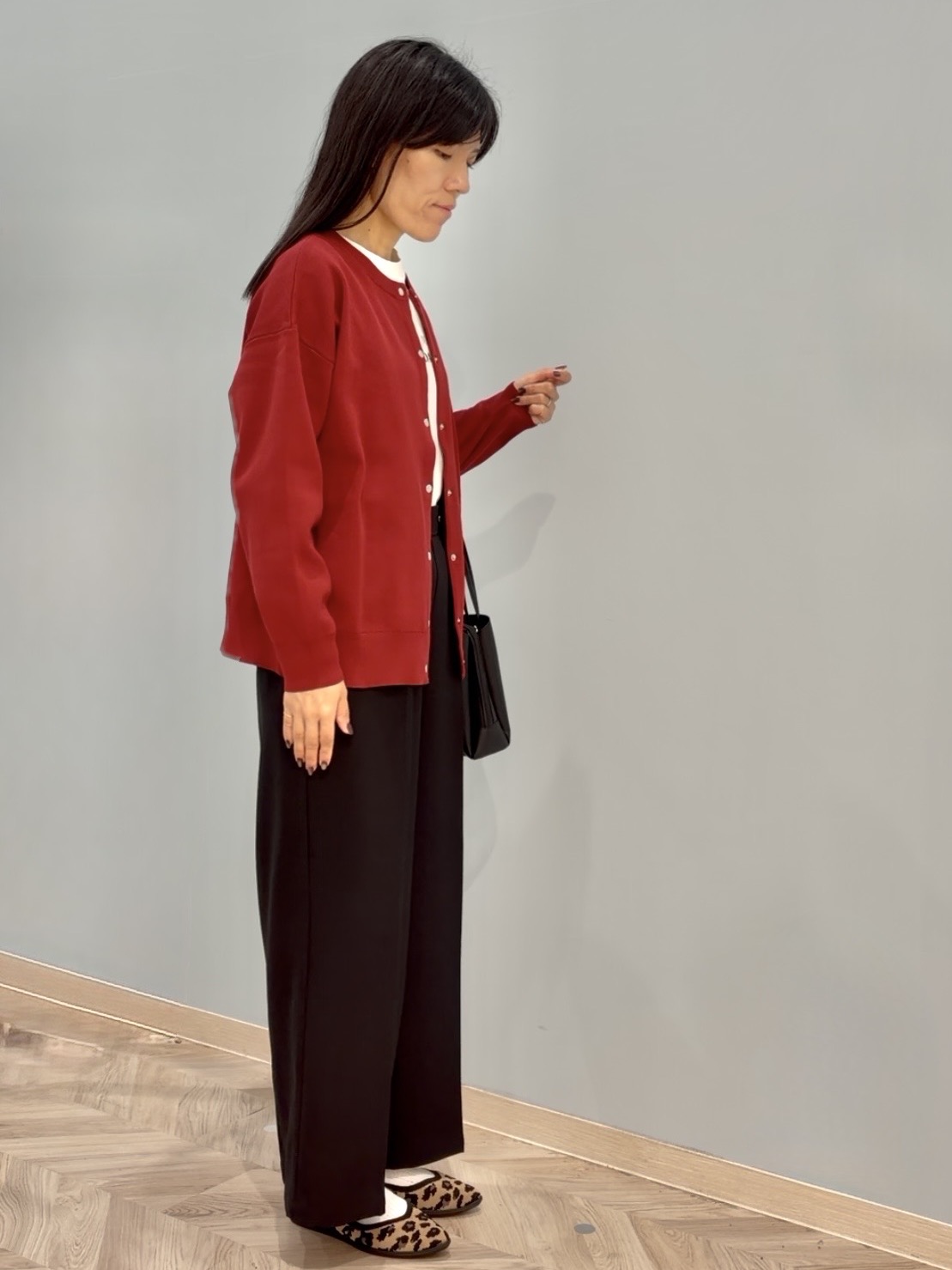 大西直穂さんの「SHOO･LA･RUE｜【セットアップ可/洗濯機可】軽やかに羽織れる スポンディッシュ ニットカーディガン」を使ったコーディネート