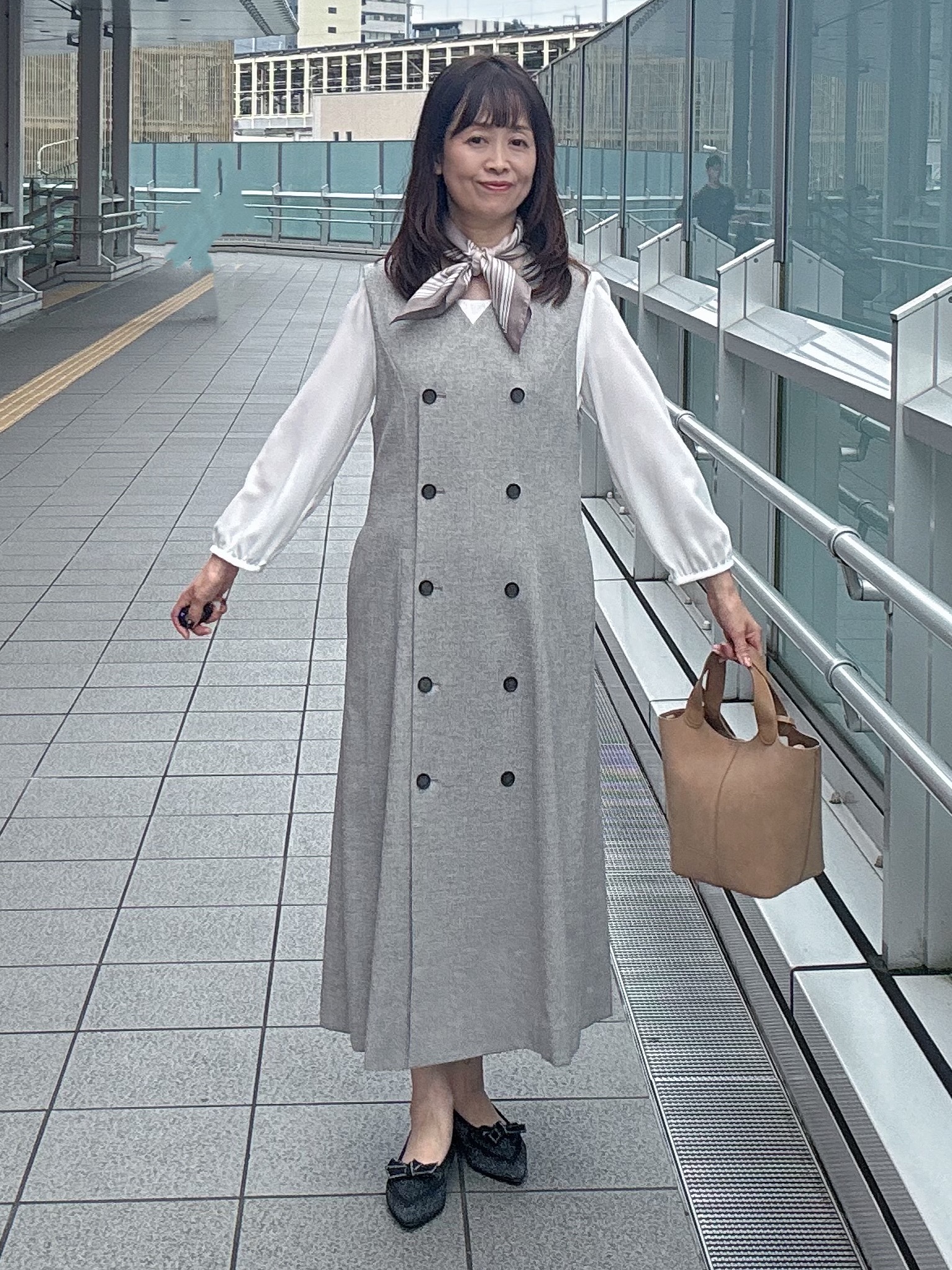 makiさんの「UNTITLED｜【透けにくい/ウエストイン見え】タックブラウス」を使ったコーディネート