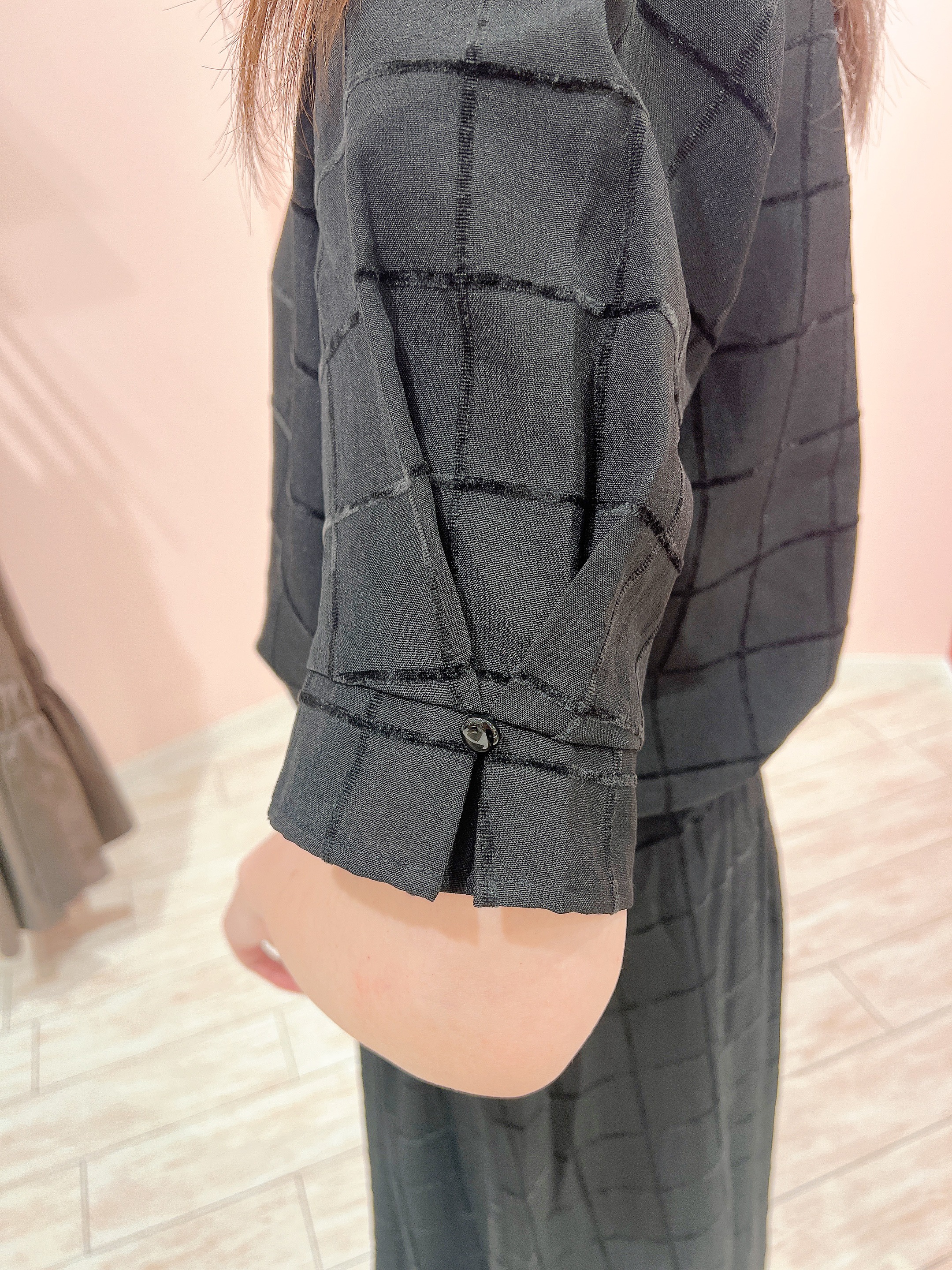 Muuさんの「SHOO･LA･RUE｜【セットアップ可/S-LL】1枚で秋気分 モールチェックタックスリーブ ブラウス」を使ったコーディネート