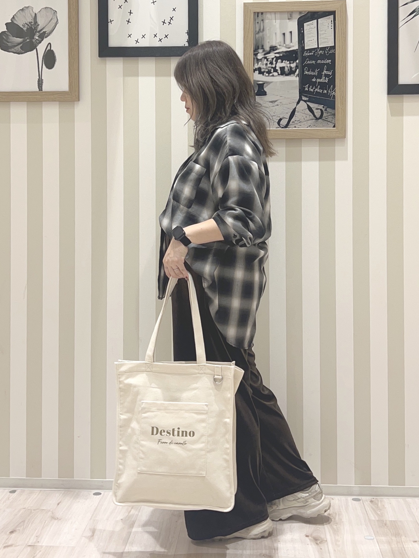 mさんの「SHOO･LA･RUE｜【洗濯後しわになりにくい/S-LL】気分で選ぶ 大人のデイリー使いに ベーシックシャツ」を使ったコーディネート