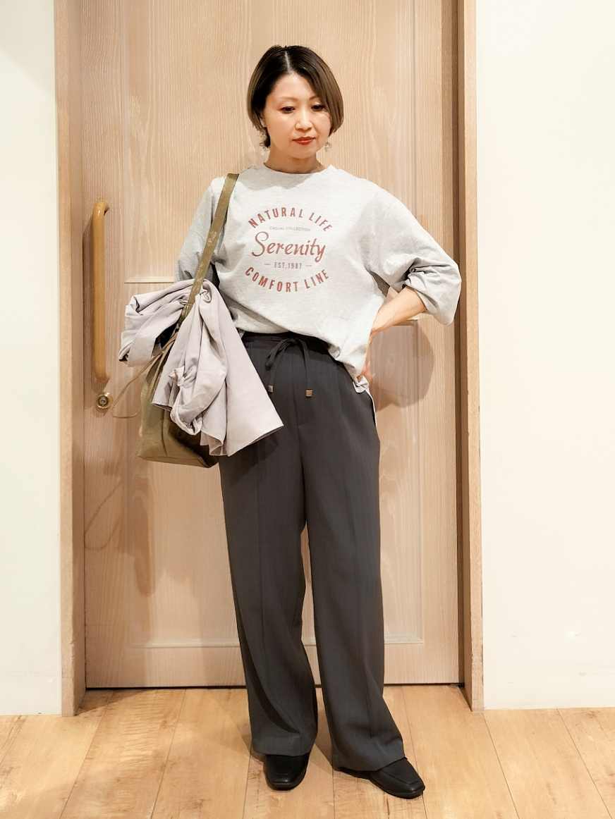 YUKIさんの「SHOO･LA･RUE｜【S-LL/洗濯機可】なめらかさが心地いい。スエード調ポケットシャツ」を使ったコーディネート