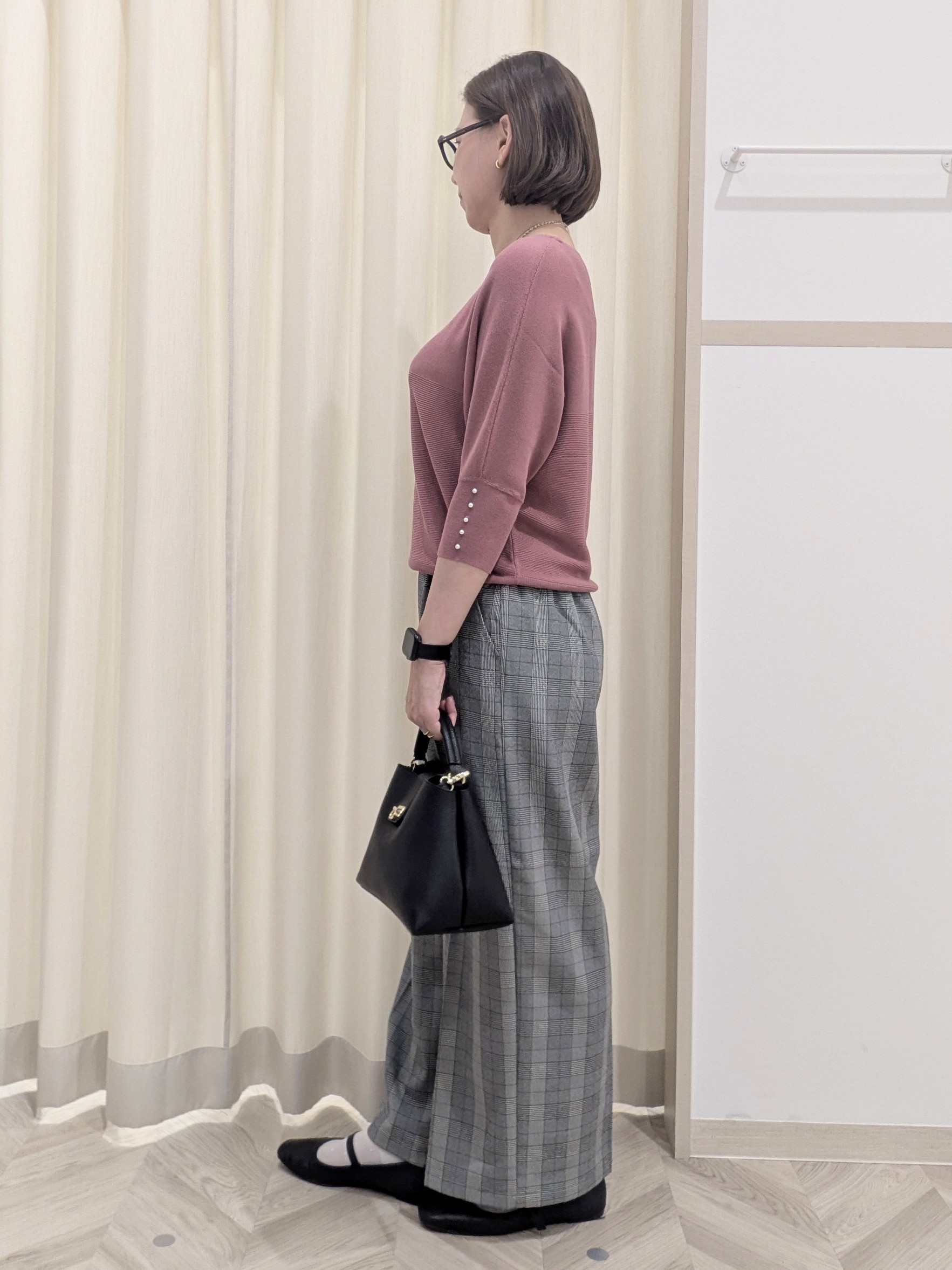 miyuさんの「SHOO･LA･RUE｜【毛玉になりにくい】パール調ボタンが女性らしさをプラス ガーター切替 7分袖ドルマンニット」を使ったコーディネート