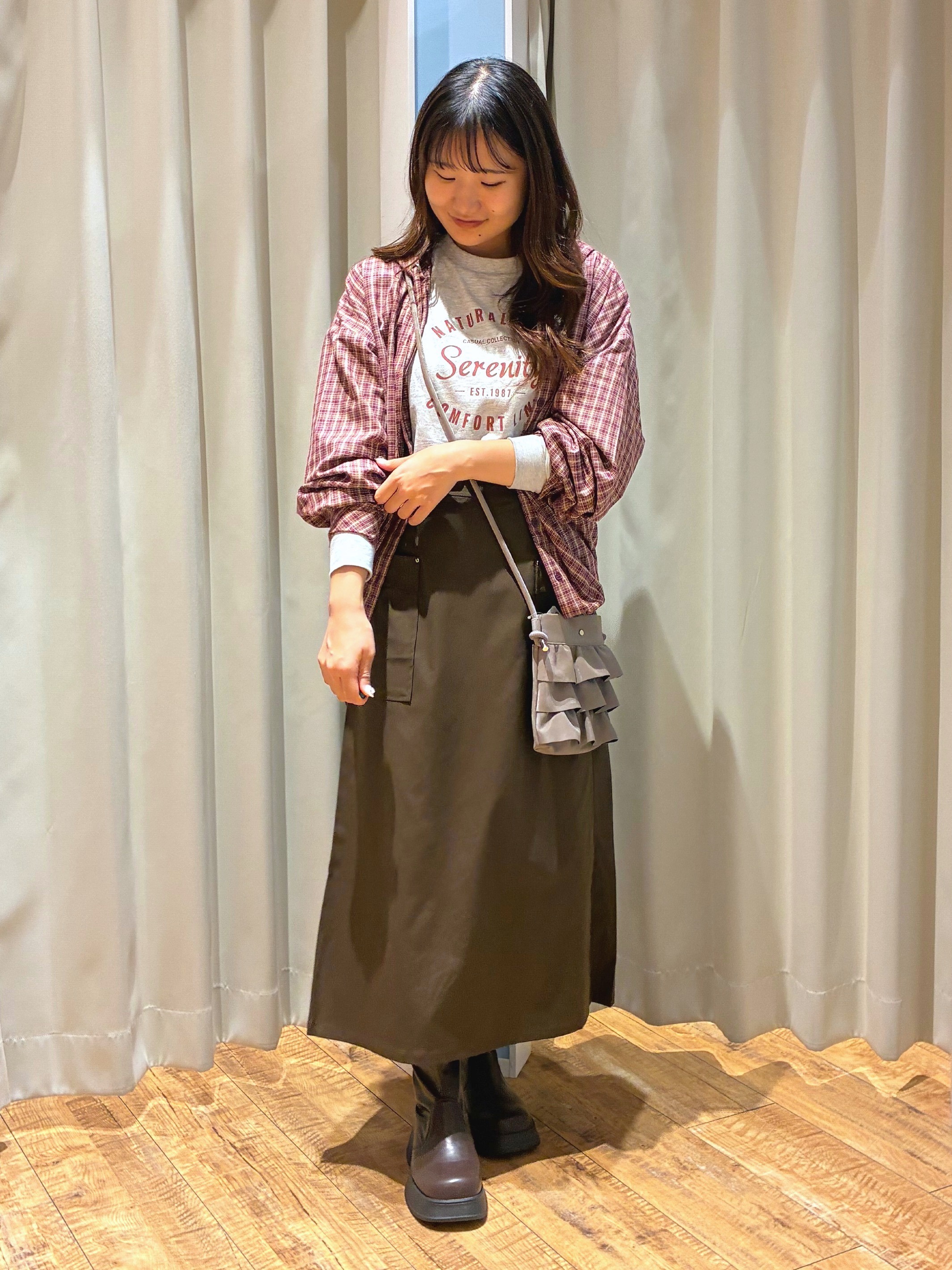 もんちゃんさんの「SHOO･LA･RUE｜【選べる4柄/体型カバー】ゆるっと着られる BIGロンT」を使ったコーディネート