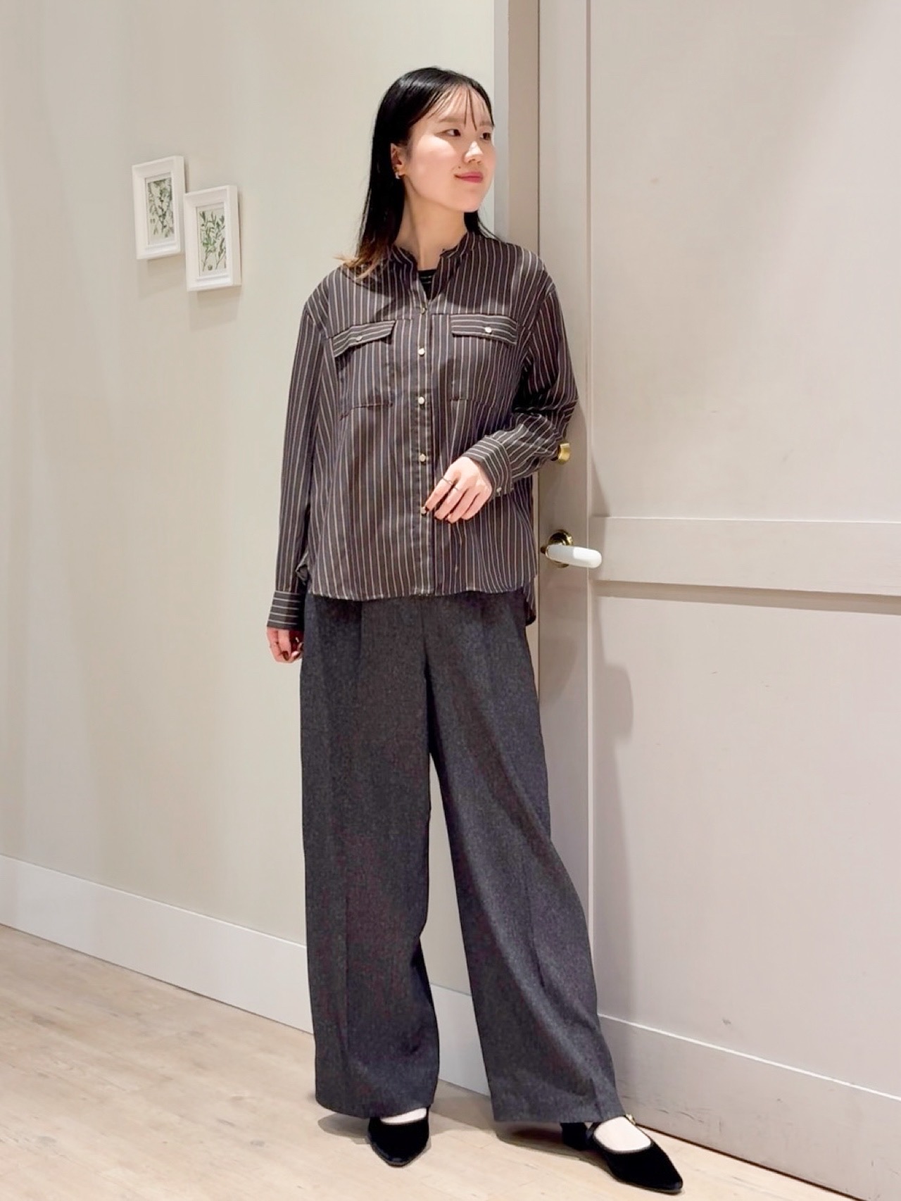 Mayuさんの「grove｜顔周りをすっきり見せる バンドカラースキッパーシャツ」を使ったコーディネート