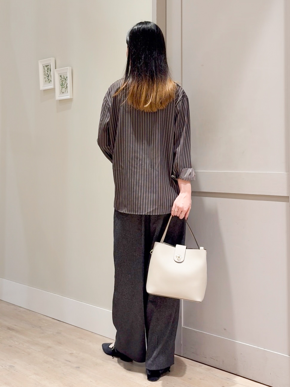 Mayuさんの「grove｜顔周りをすっきり見せる バンドカラースキッパーシャツ」を使ったコーディネート