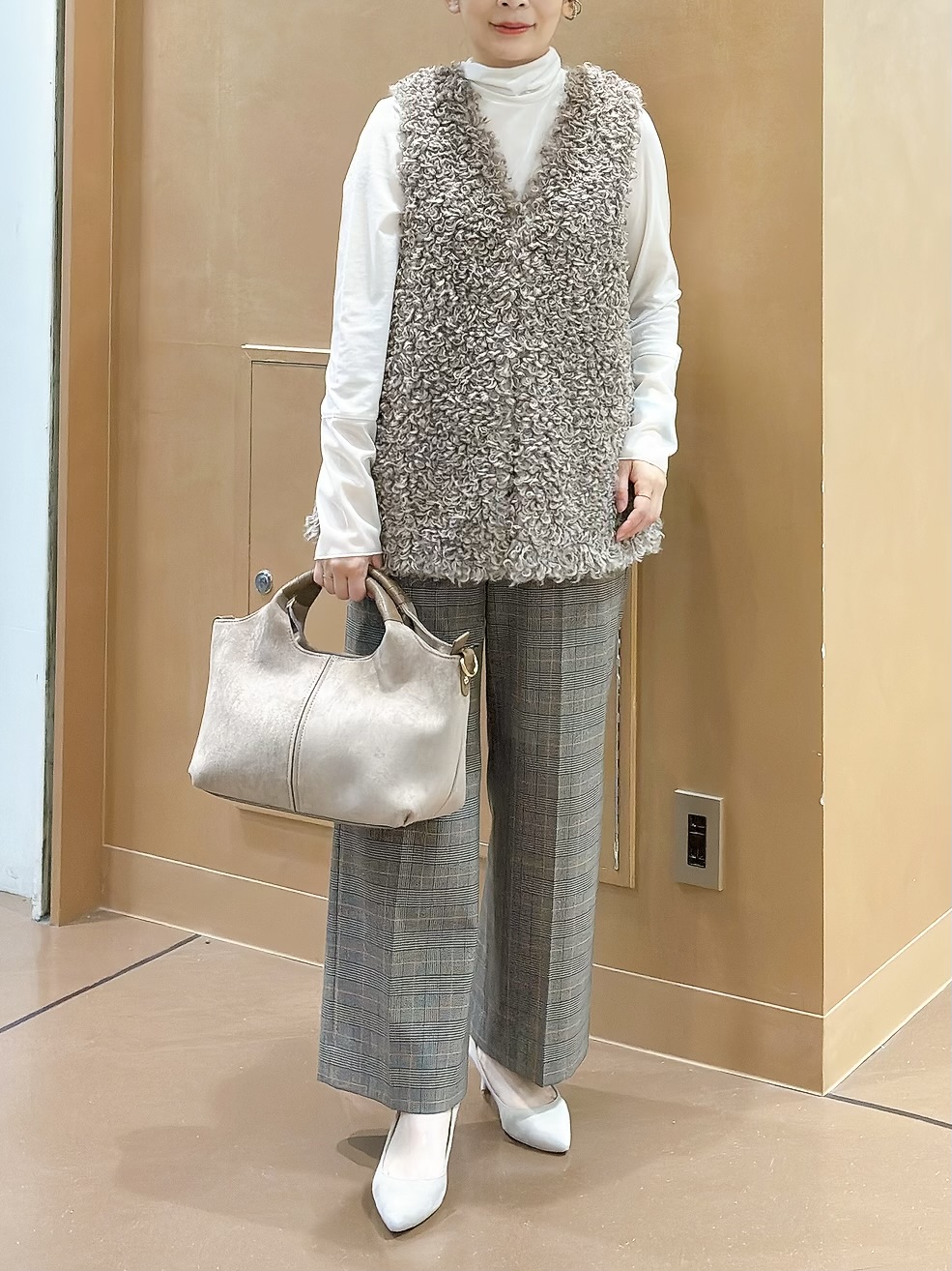 hattoriさんの「INDIVI｜【洗濯機OK／ストレッチ◎】ストレートワイドパンツ」を使ったコーディネート