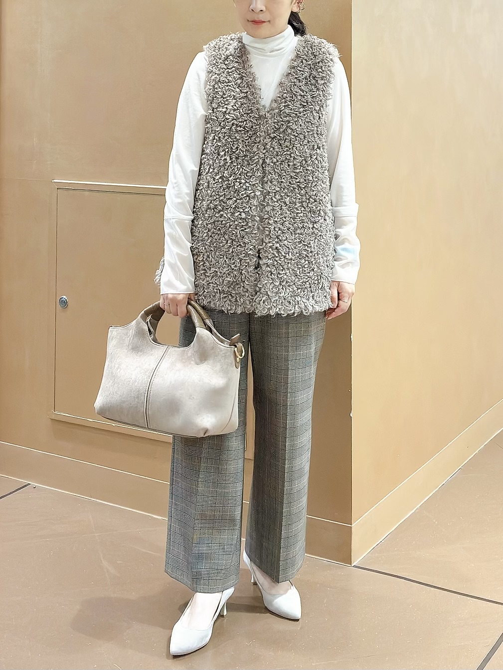 hattoriさんの「INDIVI｜【洗濯機OK／ストレッチ◎】ストレートワイドパンツ」を使ったコーディネート