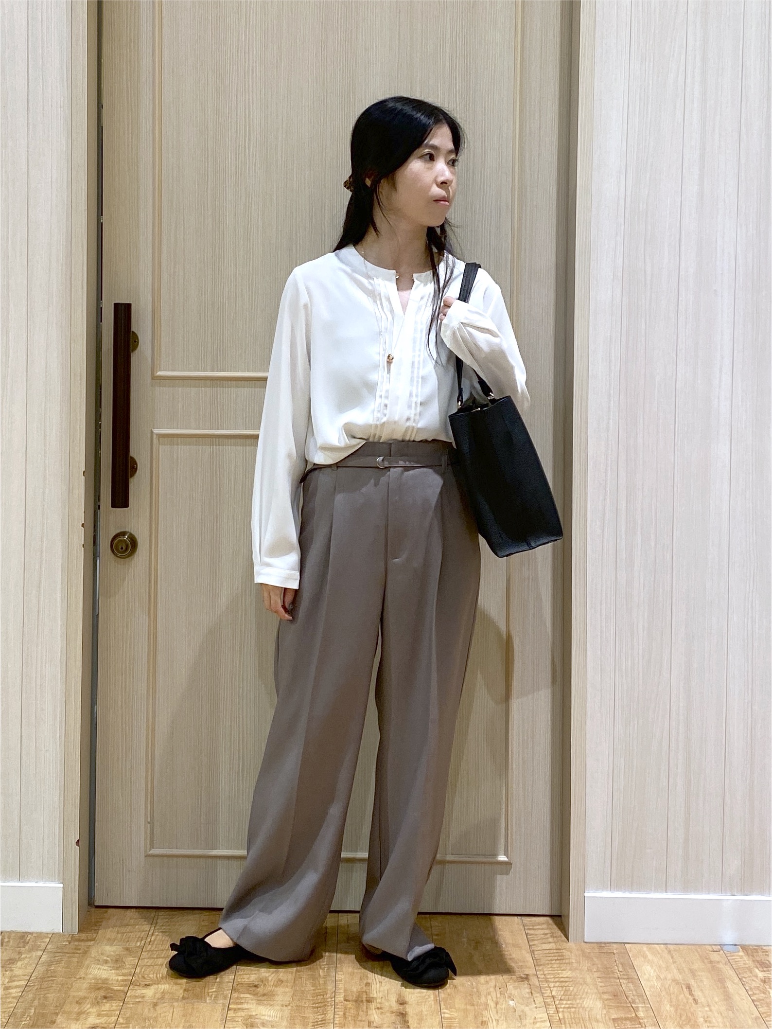 ERIさんの「SHOO･LA･RUE｜【セットアップ可/通勤/洗濯機可/SS-LL】女性らしく決まる カラーレスジャケット」を使ったコーディネート