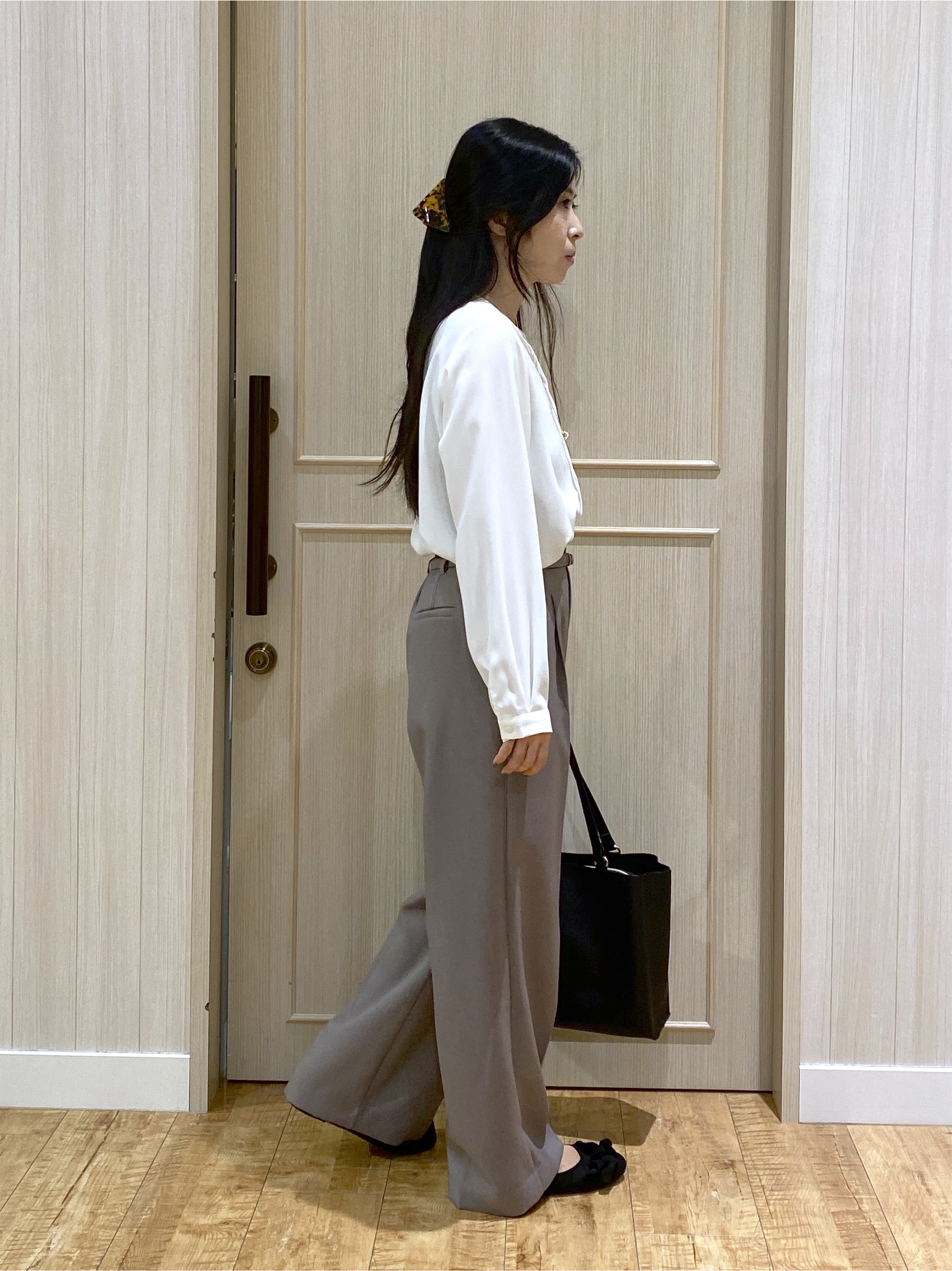 ERIさんの「SHOO･LA･RUE｜【セットアップ可/通勤/洗濯機可/SS-LL】女性らしく決まる カラーレスジャケット」を使ったコーディネート