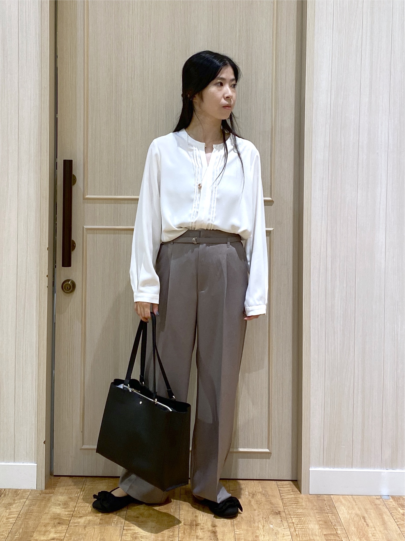 ERIさんの「SHOO･LA･RUE｜【セットアップ可/通勤/洗濯機可/SS-LL】女性らしく決まる カラーレスジャケット」を使ったコーディネート