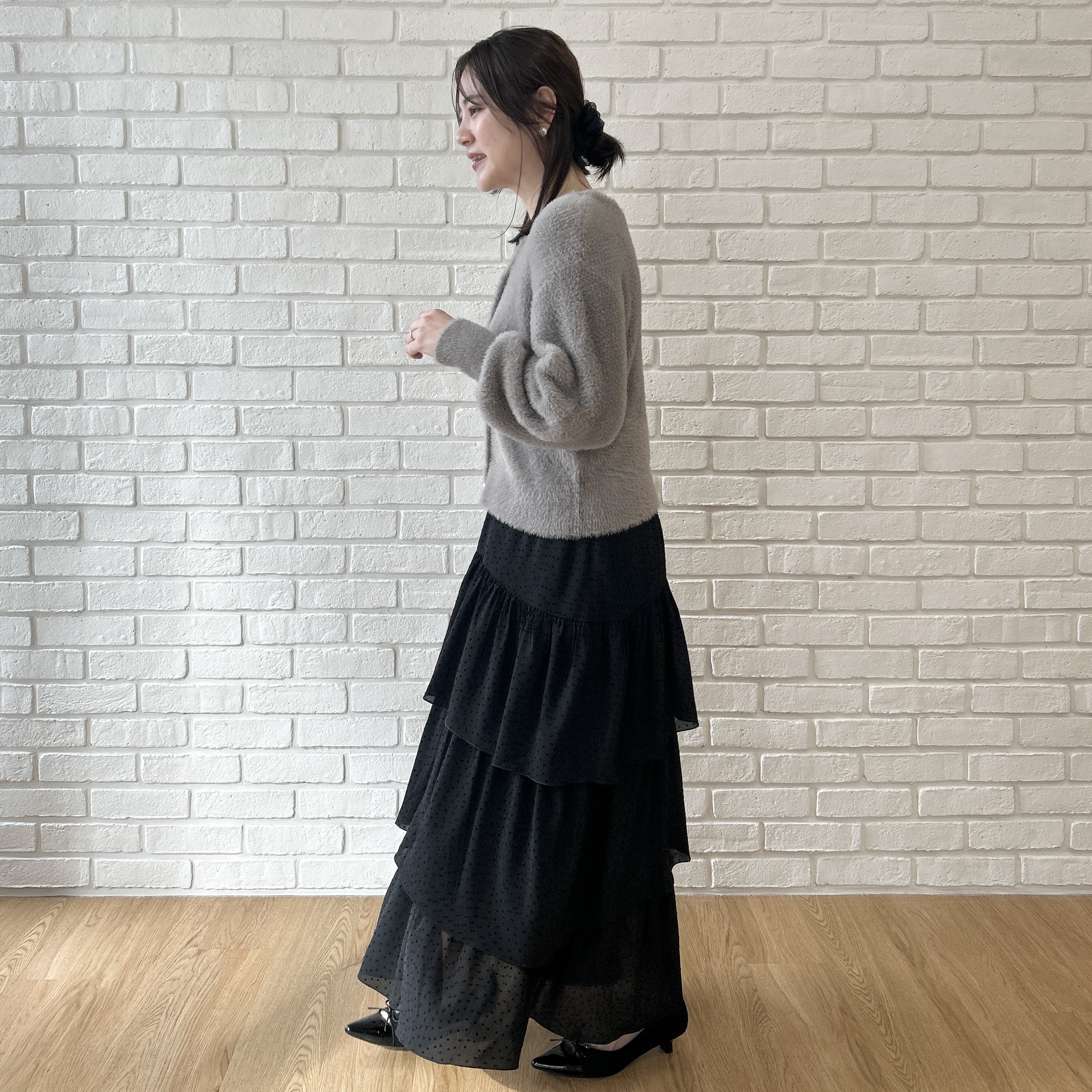 shinoさんの「Couture brooch｜フェザーニットトップスカーディ」を使ったコーディネート