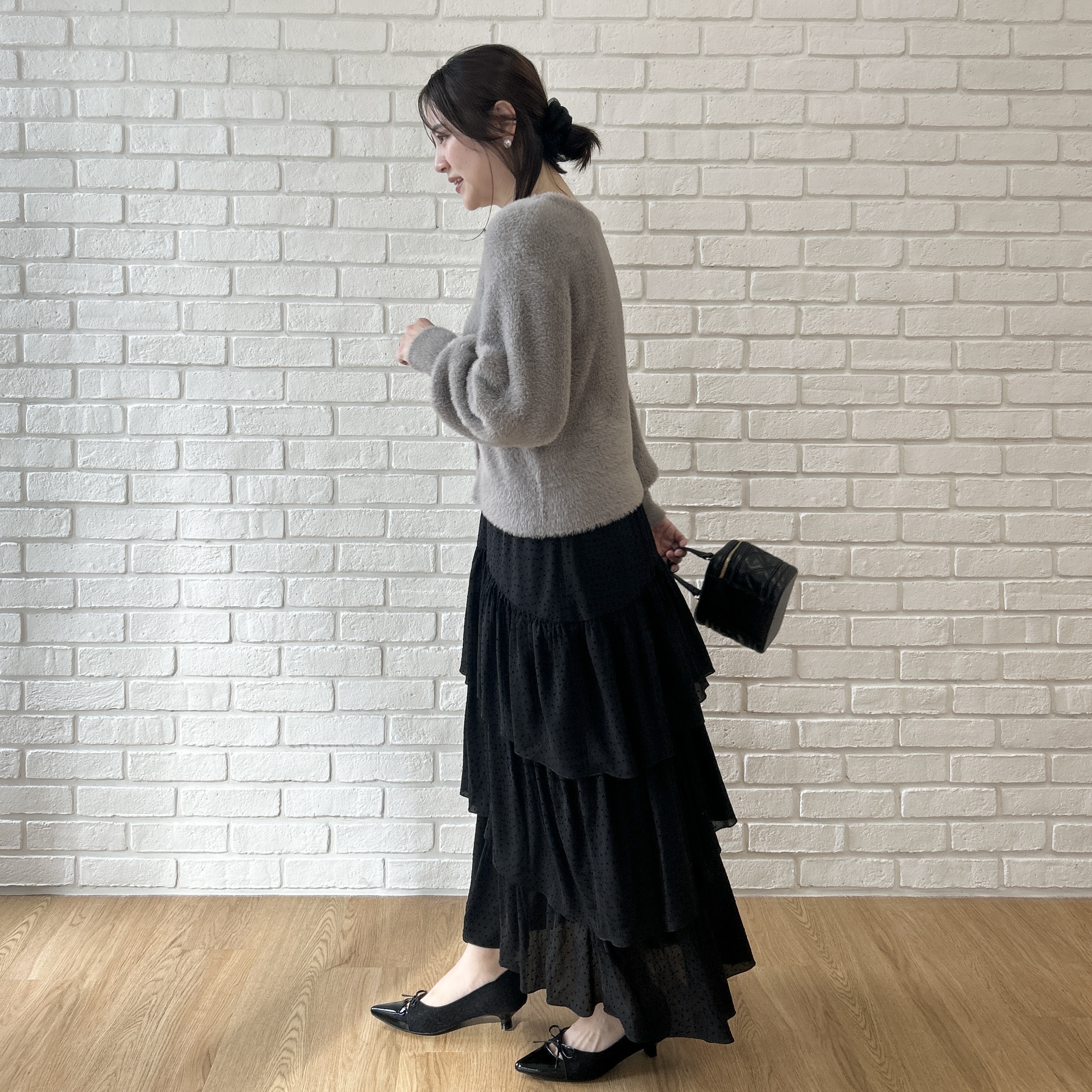 shinoさんの「Couture brooch｜フェザーニットトップスカーディ」を使ったコーディネート