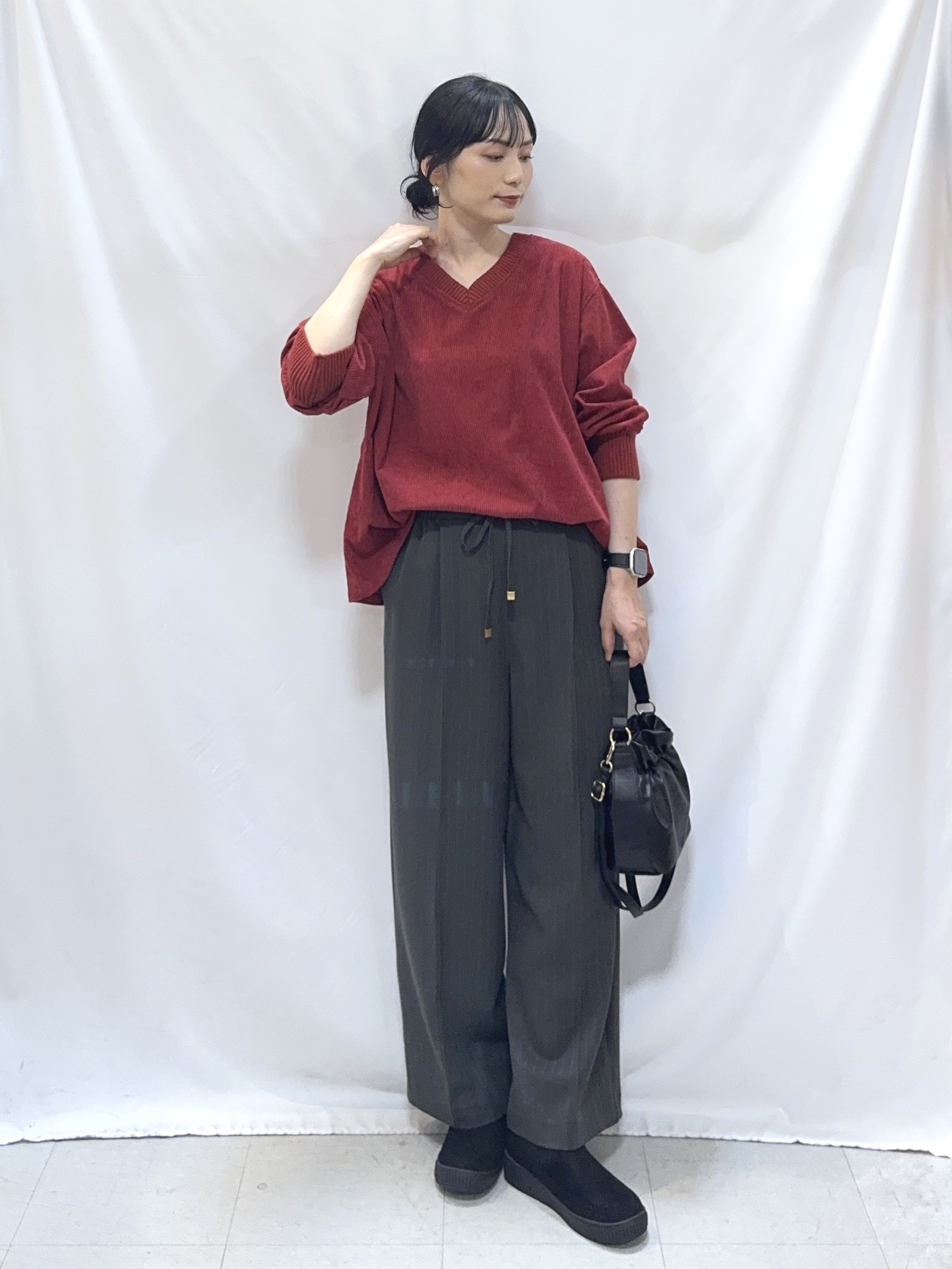𝐇𝐢𝐫𝐨𝐦𝐢さんの「SHOO･LA･RUE｜コーデの幅が広がる！コーデュロイ2WAYプルオーバー」を使ったコーディネート