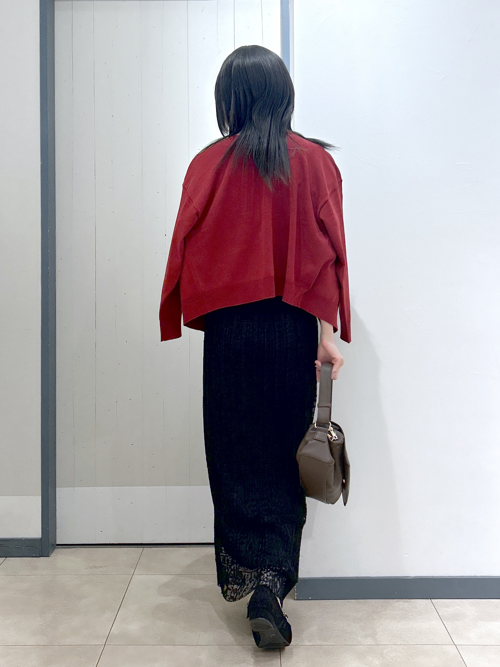 yukinoさんの「grove｜【前後2WAY】さりげなく、上品にきらめく ニットカーディガン」を使ったコーディネート