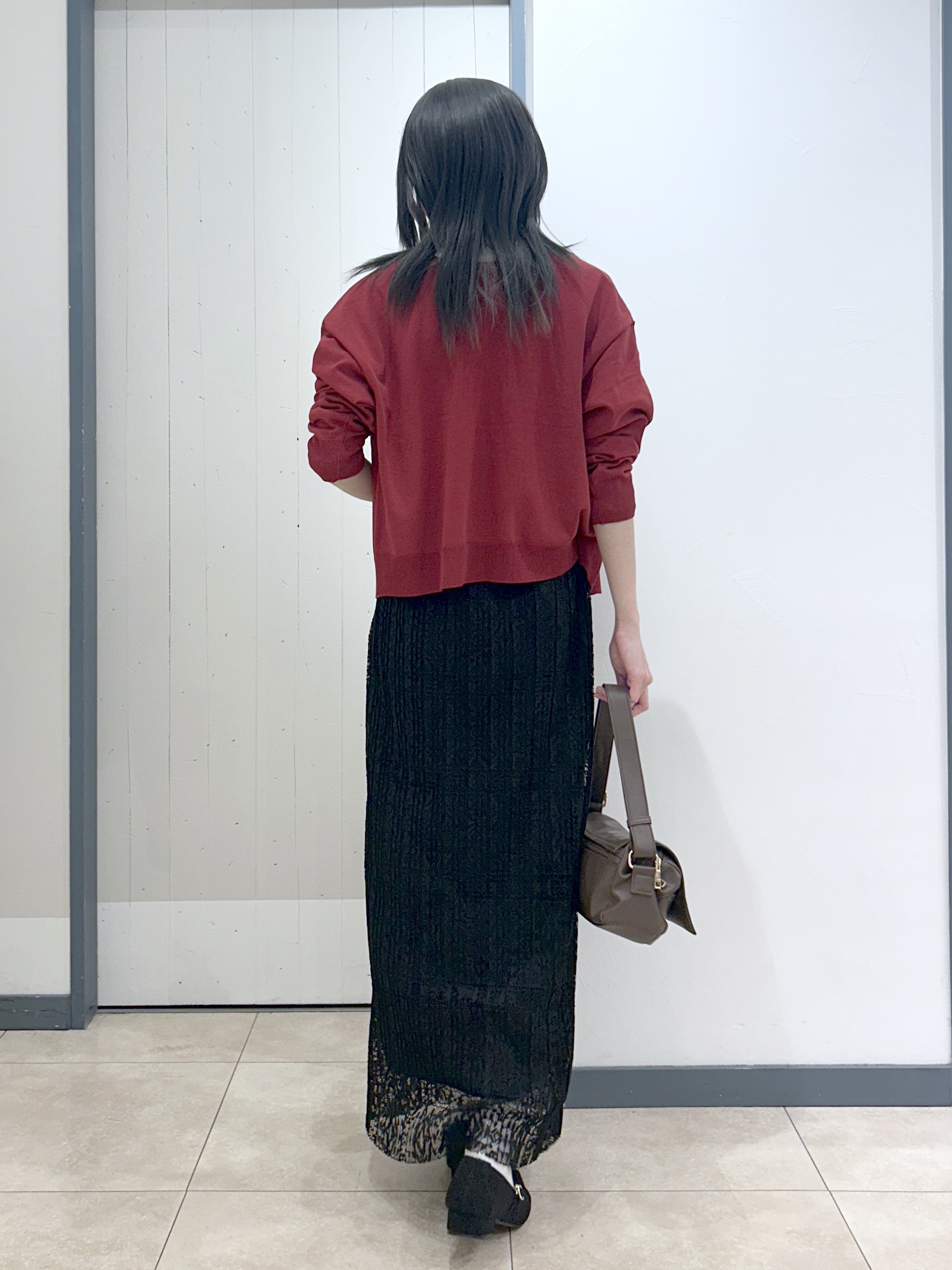 yukinoさんの「grove｜【前後2WAY】さりげなく、上品にきらめく ニットカーディガン」を使ったコーディネート