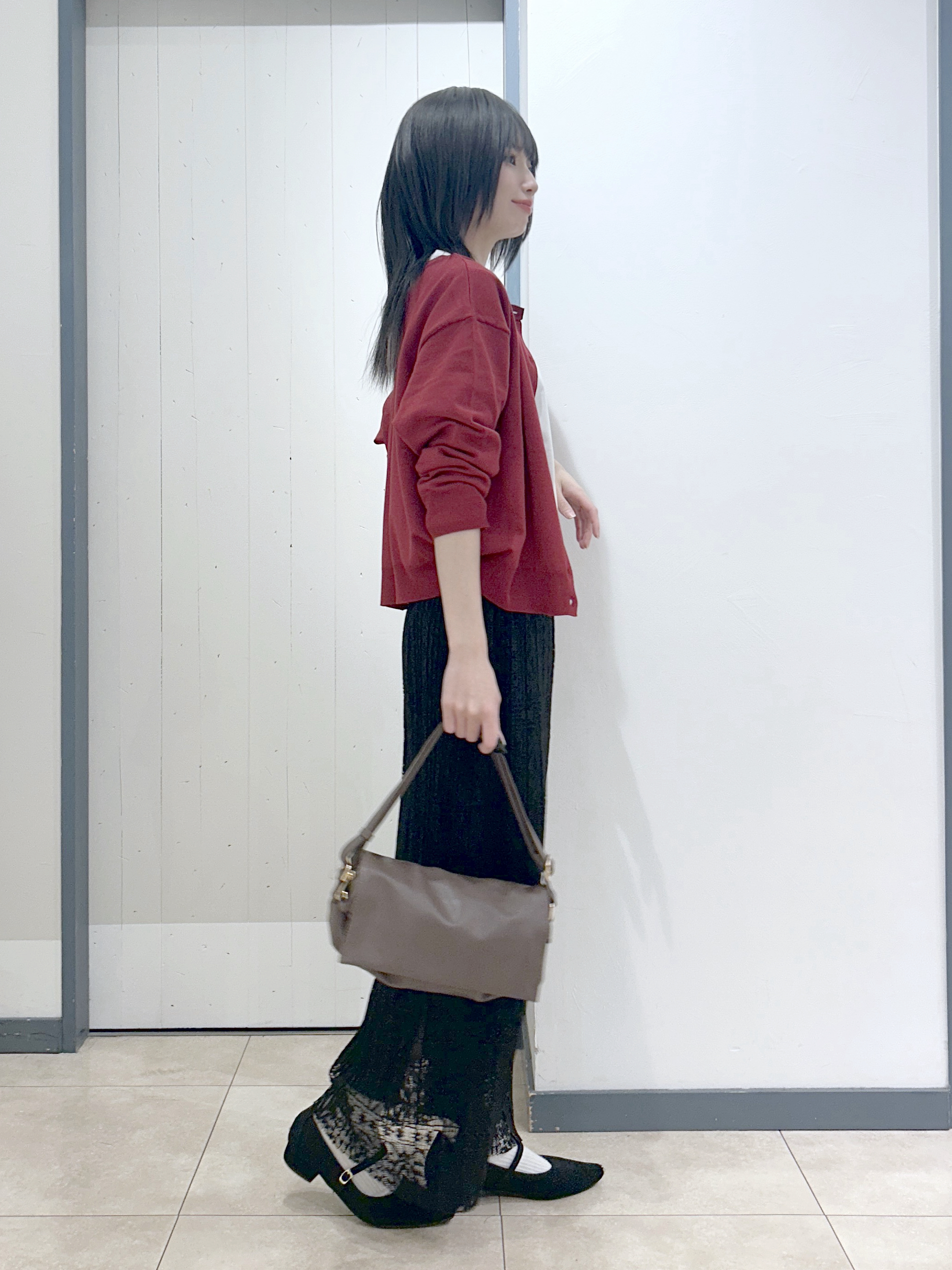 yukinoさんの「grove｜【前後2WAY】さりげなく、上品にきらめく ニットカーディガン」を使ったコーディネート