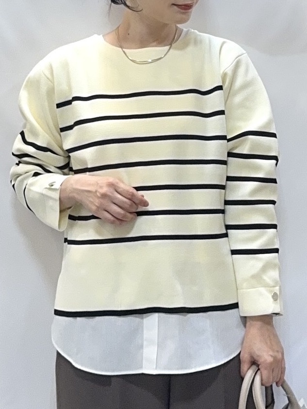 𝐇𝐢𝐫𝐨𝐦𝐢さんの「SHOO･LA･RUE｜【洗濯機可/S-LL】抜け感ある着こなしに 金ボタン付き スポンディッシュ クルーネックニット」を使ったコーディネート