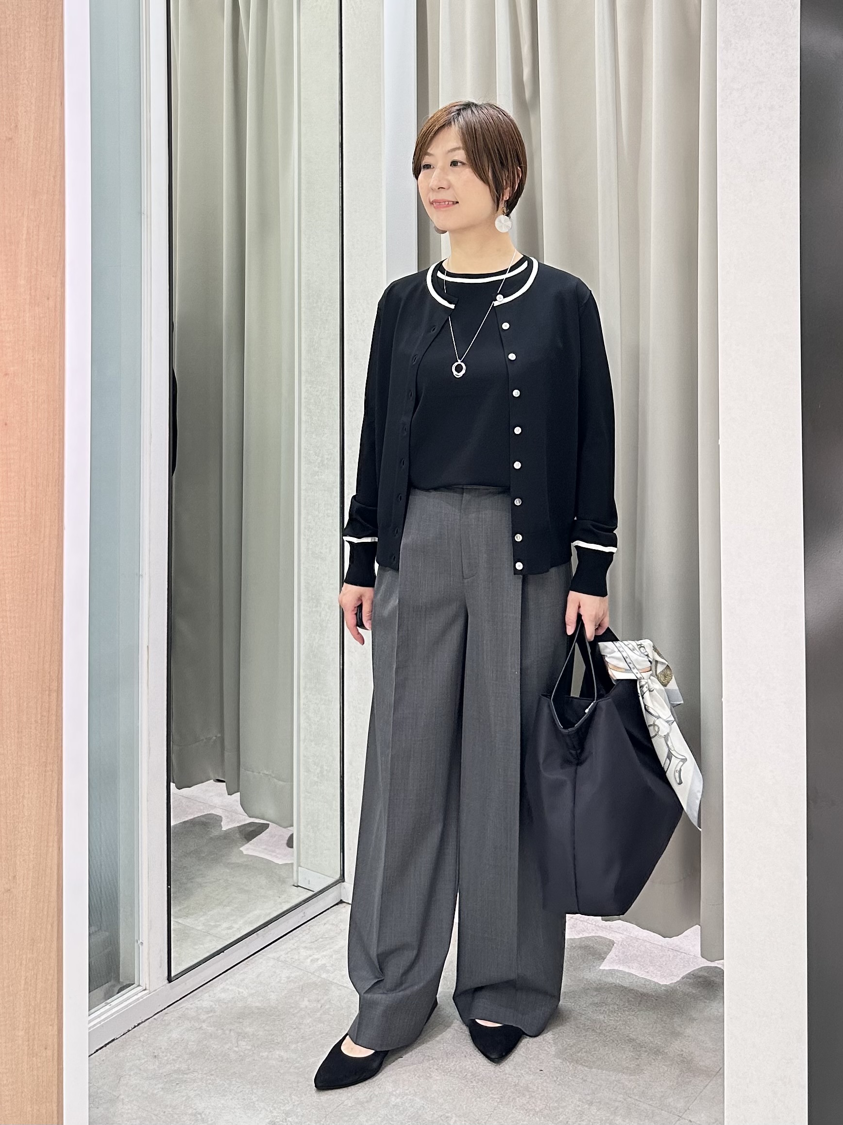 みなこさんの「UNTITLED｜【体型カバー/後ろウエストゴム】ウーステッドワイドシルエットパンツ」を使ったコーディネート