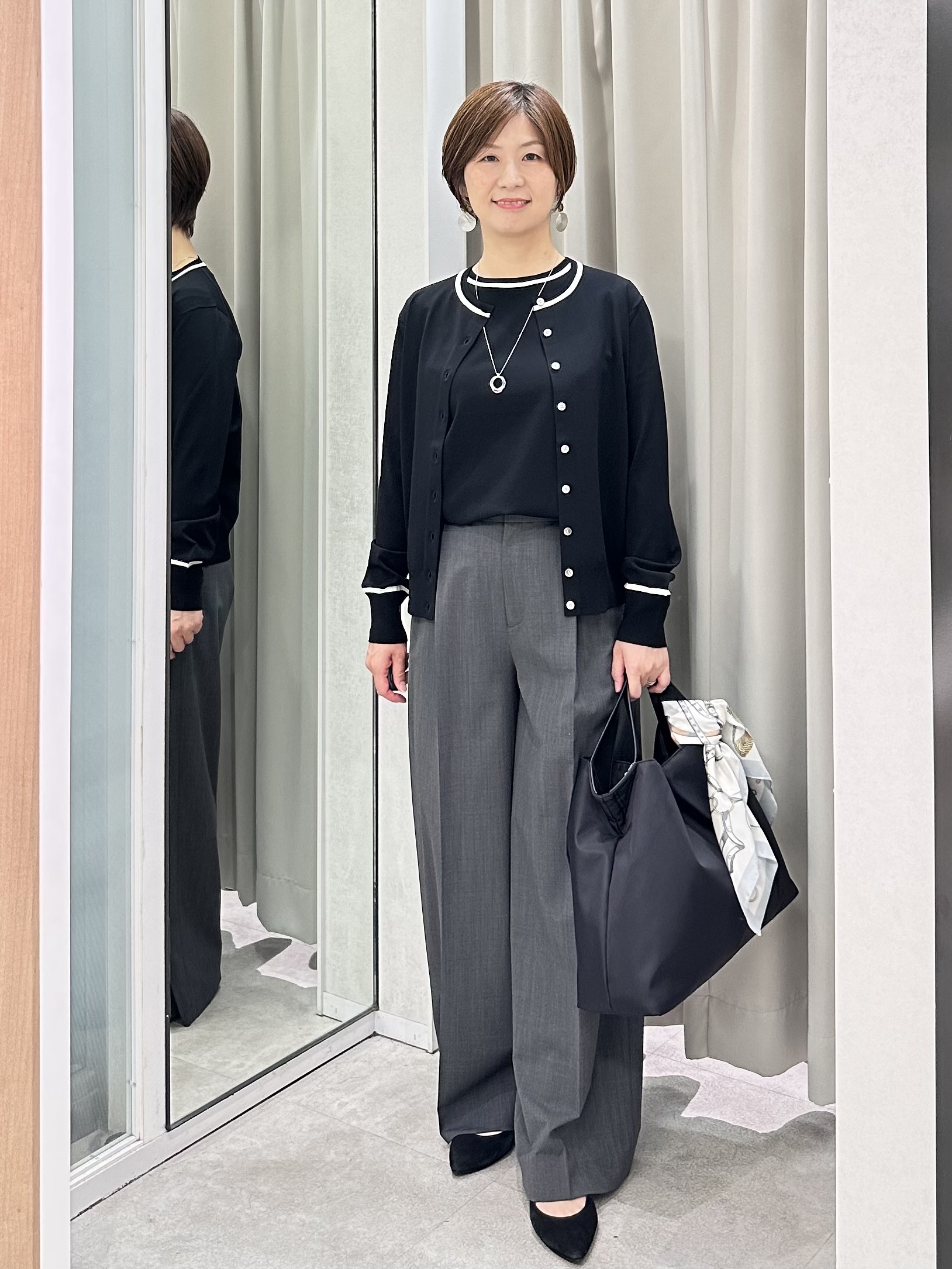 みなこさんの「UNTITLED｜【体型カバー/後ろウエストゴム】ウーステッドワイドシルエットパンツ」を使ったコーディネート