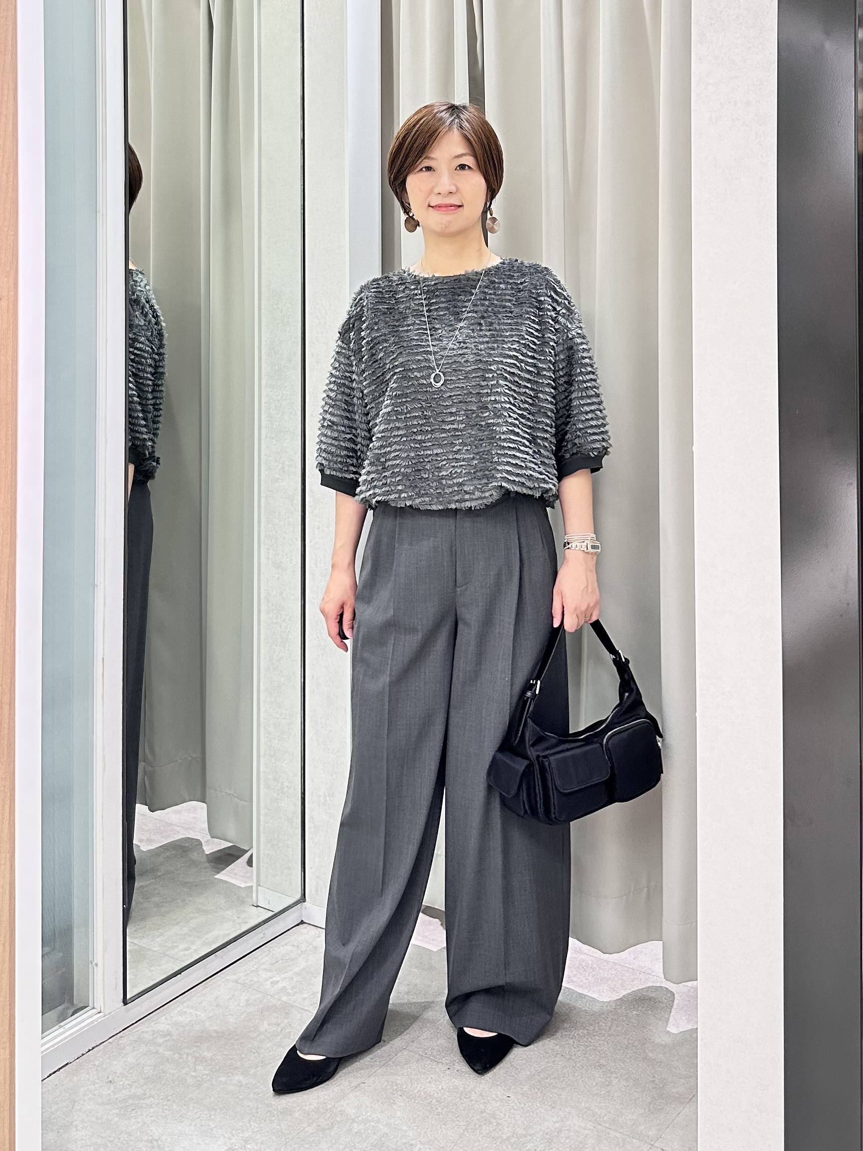 みなこさんの「UNTITLED｜【体型カバー/後ろウエストゴム】ウーステッドワイドシルエットパンツ」を使ったコーディネート