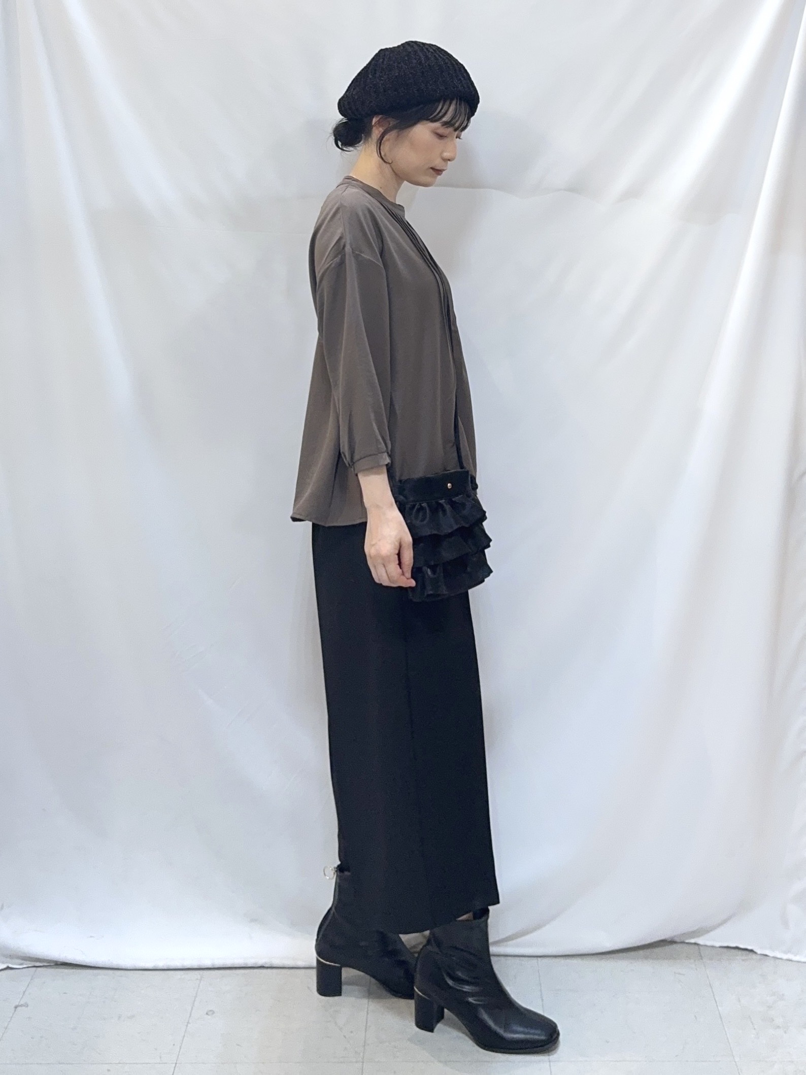 𝐇𝐢𝐫𝐨𝐦𝐢さんの「SHOO･LA･RUE｜【S-LL/洗濯機可】1枚で華やかに フロントレース7分袖ブラウス」を使ったコーディネート