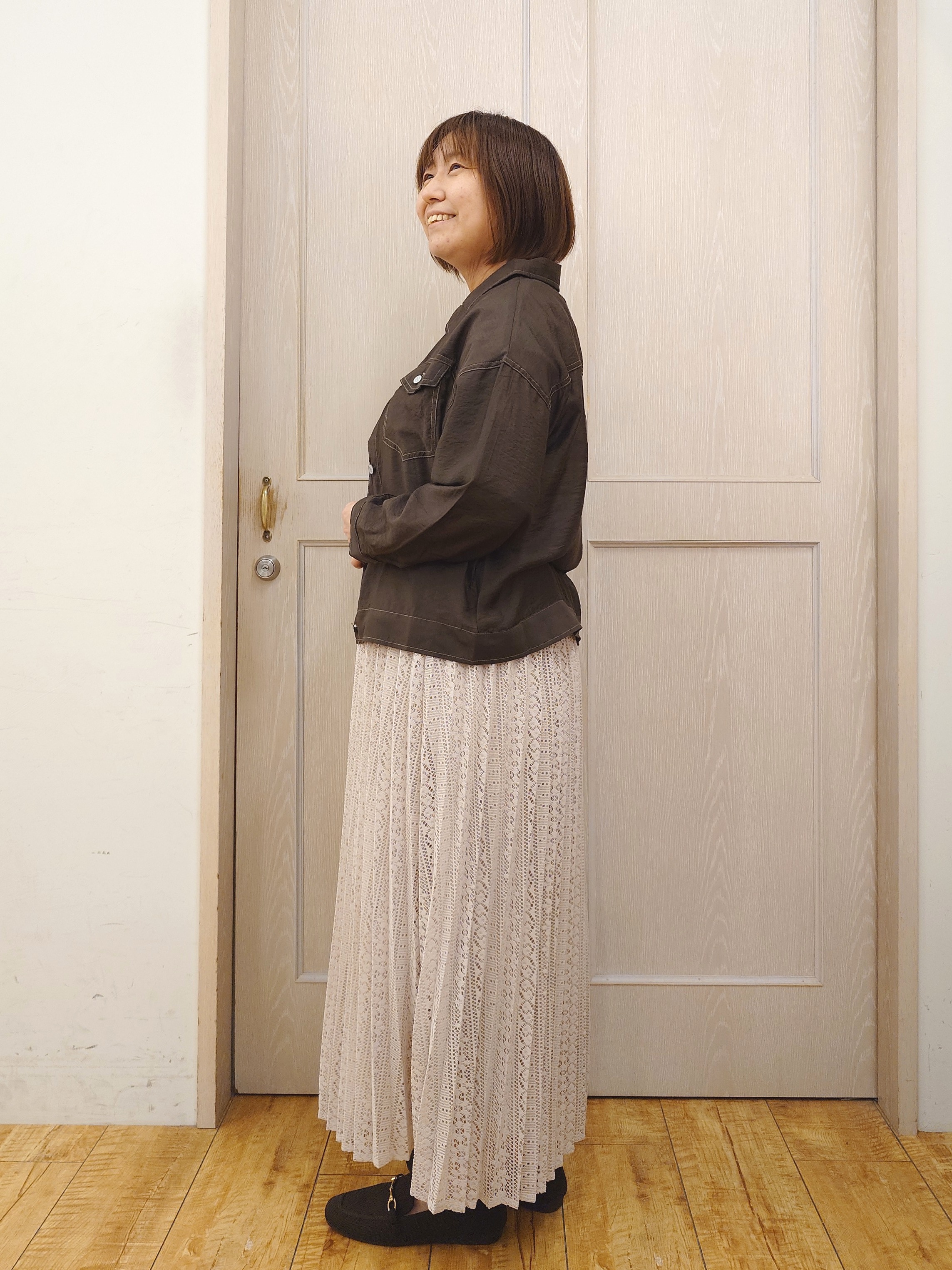 とろろさんの「SHOO･LA･RUE｜【S-LL/洗濯機可】Gジャン風 軽く羽織れるシアージャケット」を使ったコーディネート