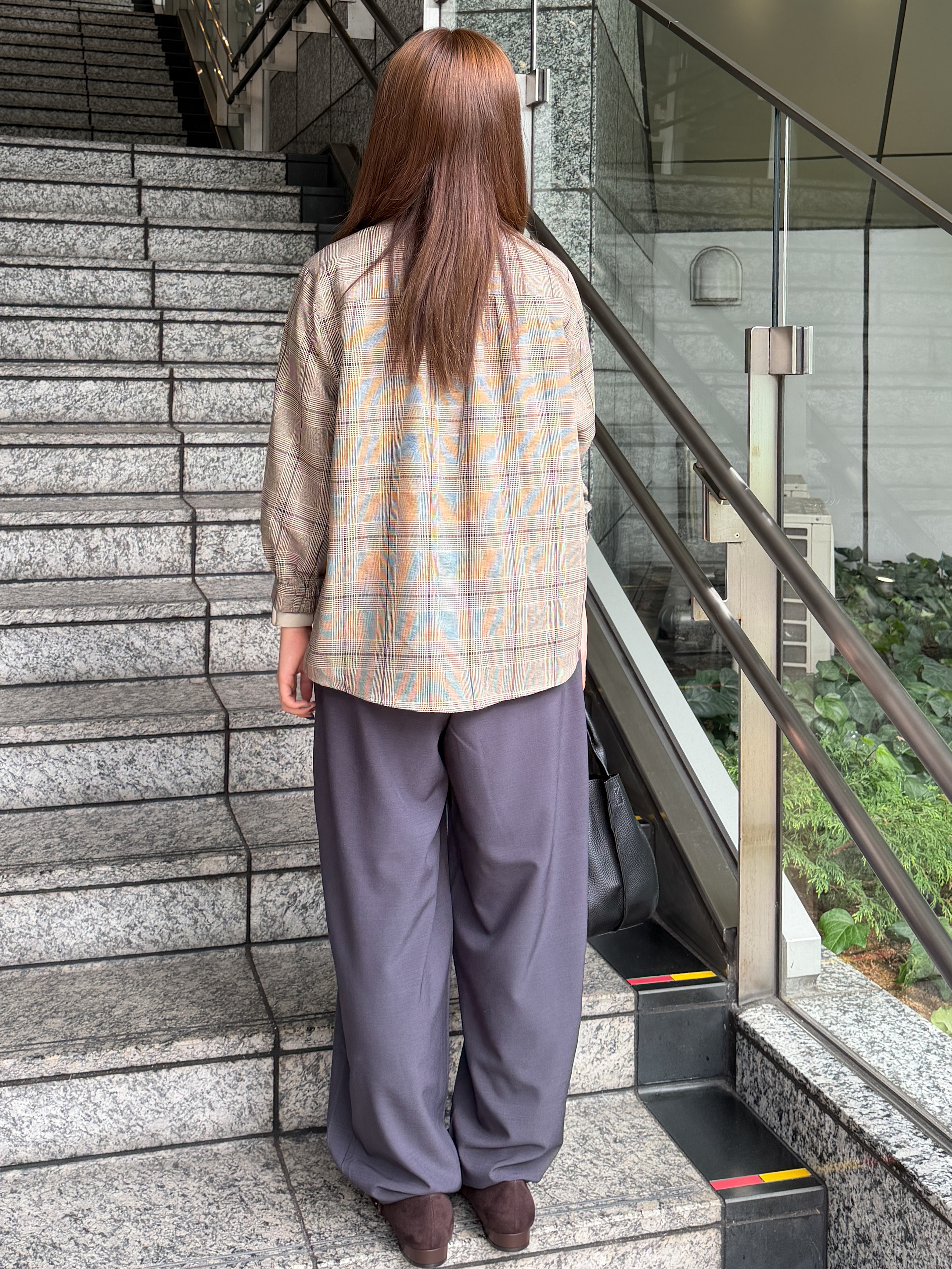 HANNAさんの「OPAQUE.CLIP｜【森絵梨佳さん着用】チェック柄フリルブラウス《洗濯機OK》」を使ったコーディネート