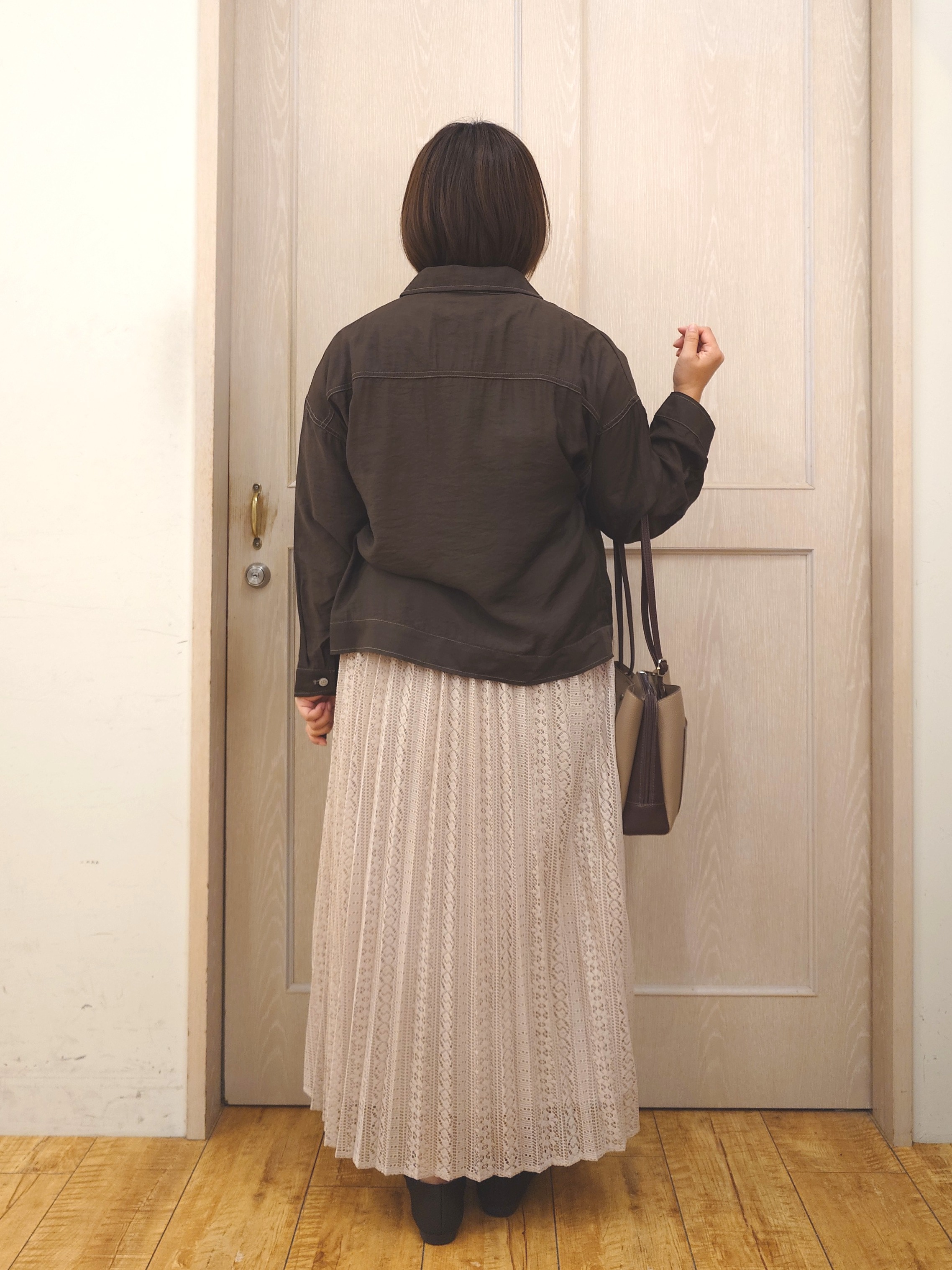 とろろさんの「SHOO･LA･RUE｜【S-LL/洗濯機可】Gジャン風 軽く羽織れるシアージャケット」を使ったコーディネート