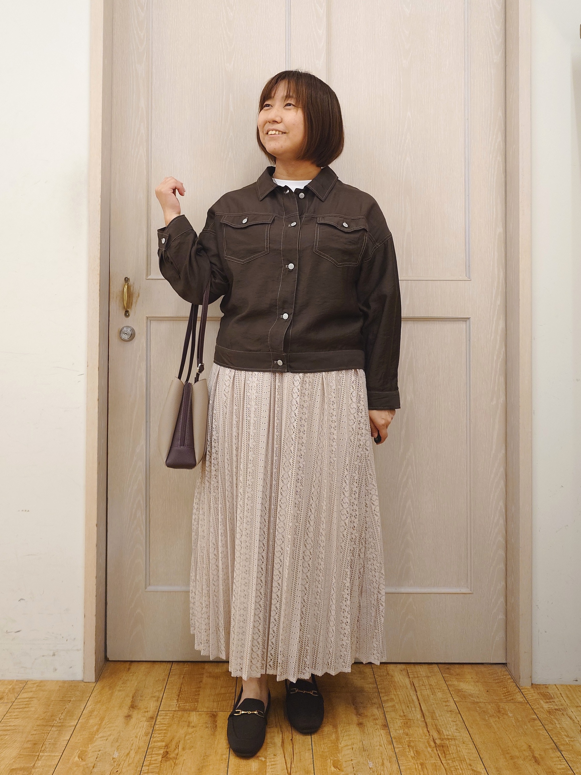 とろろさんの「SHOO･LA･RUE｜【S-LL/洗濯機可】Gジャン風 軽く羽織れるシアージャケット」を使ったコーディネート