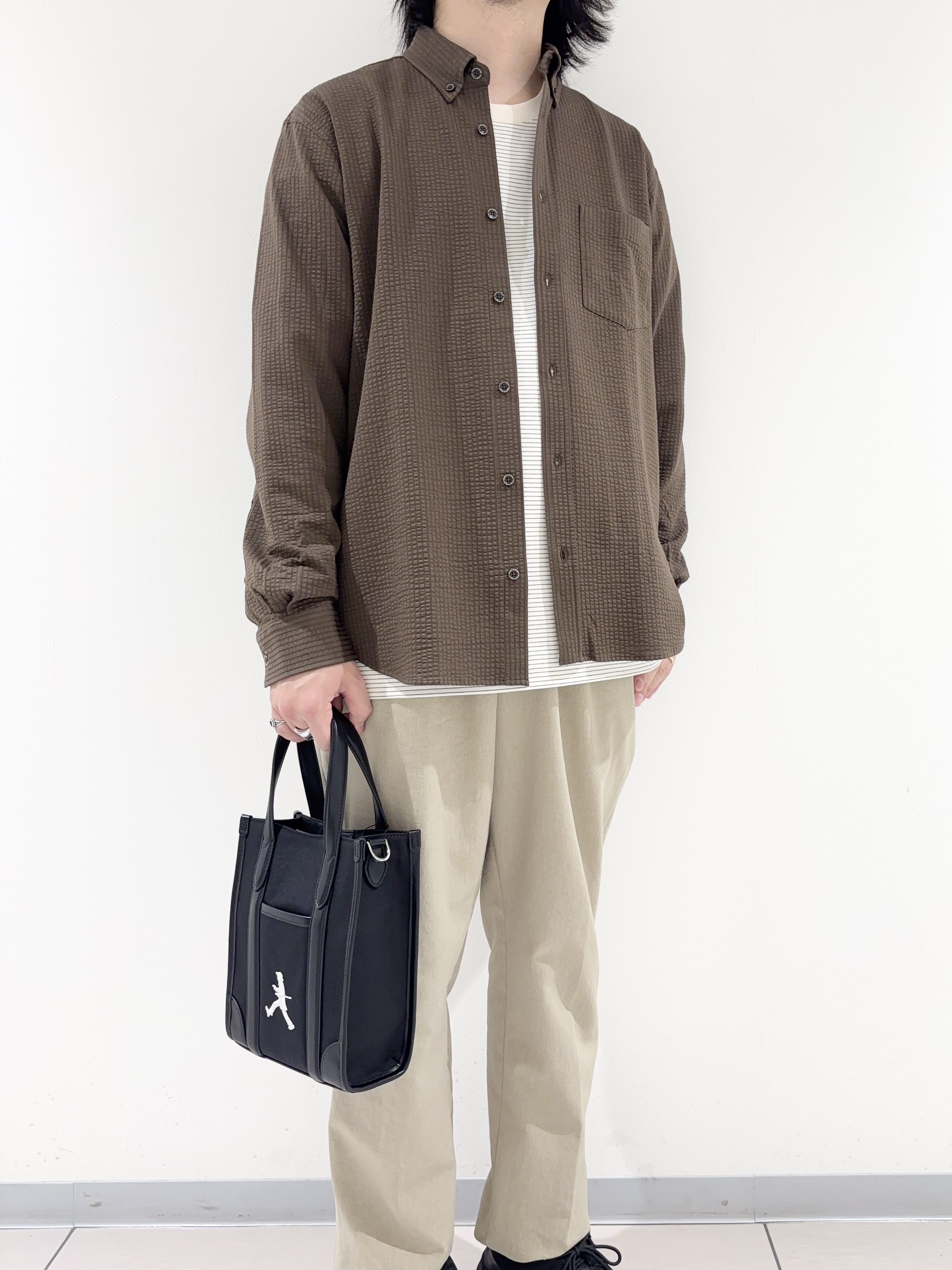 及川さんの「TAKEO KIKUCHI｜シルケット ボーダー 長袖 Tシャツ」を使ったコーディネート