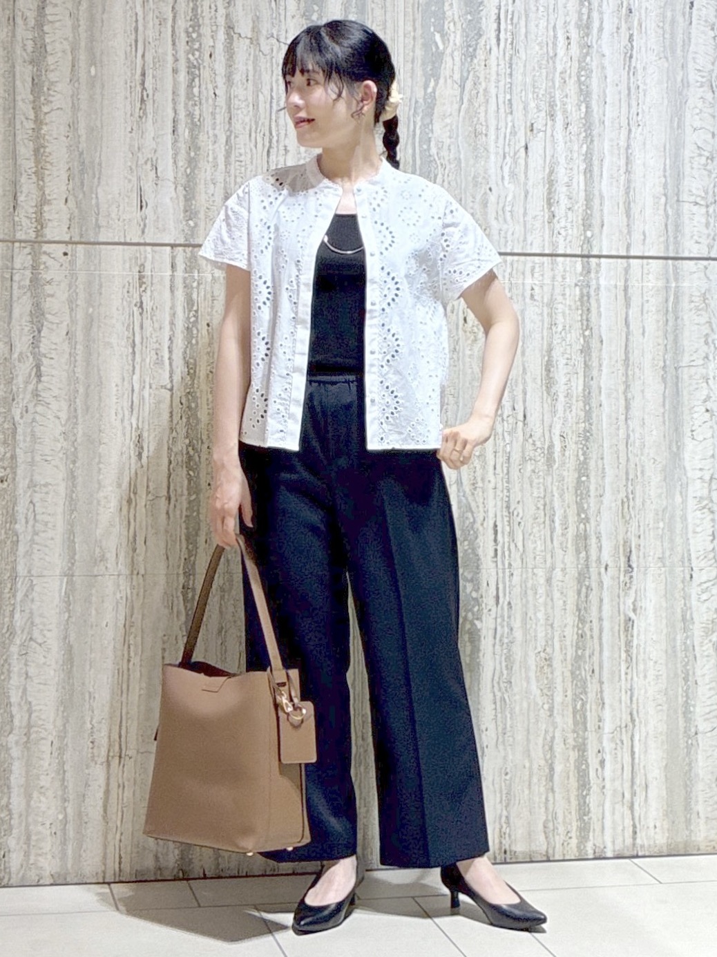  beni_gingerさんの「Reflect｜【通勤◎】カットワーク刺繍レース シャツブラウス」を使ったコーディネート