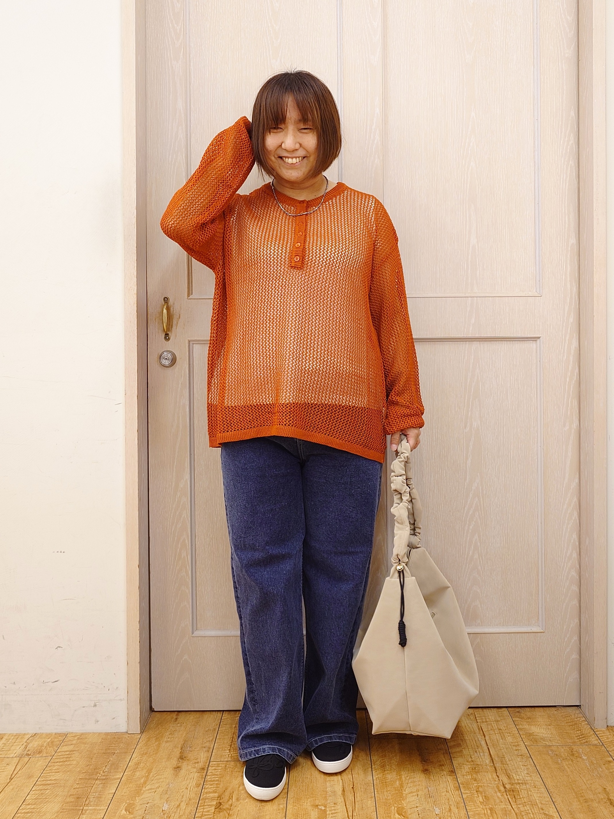 とろろさんの「SHOO･LA･RUE｜【2点セット/洗濯機可/S-LL】ヘンリーネックメッシュニット+タンクトップセット」を使ったコーディネート