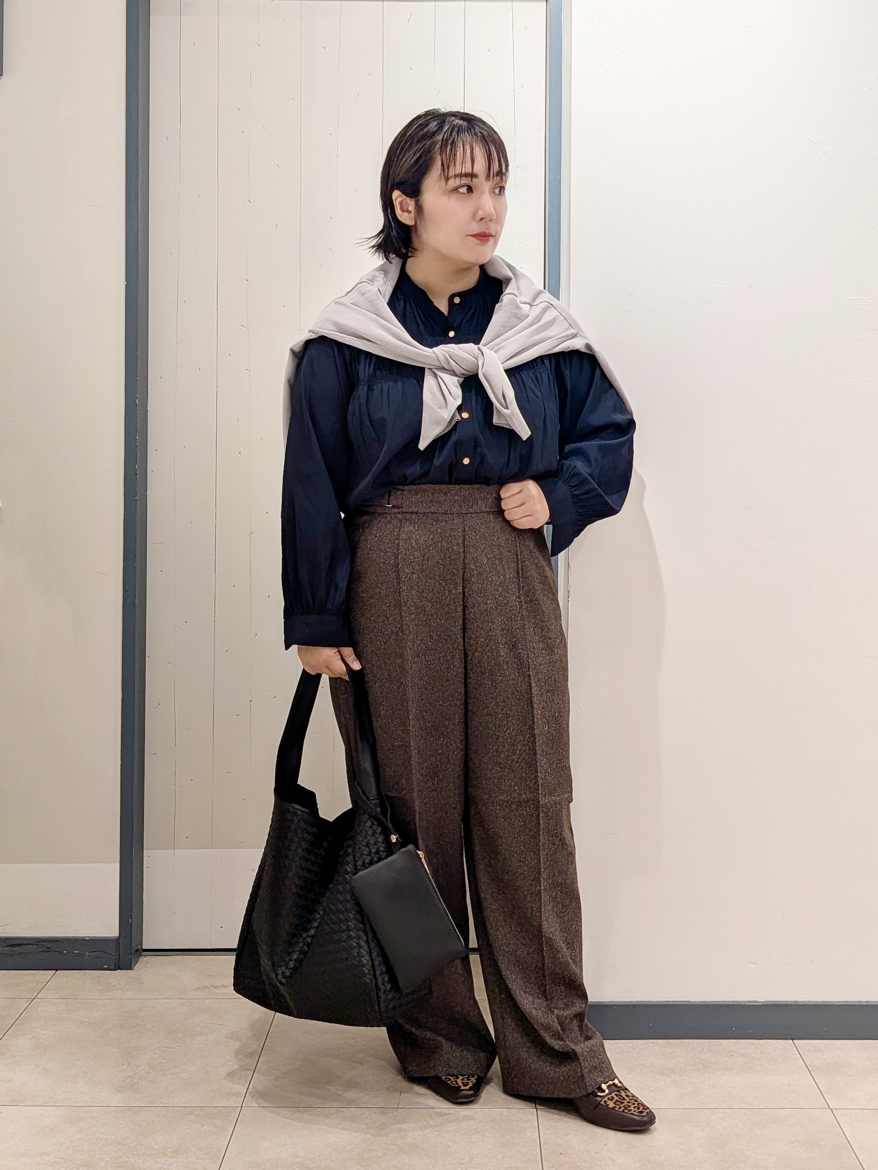 yukikaさんの「grove｜【前後2WAY】さりげなく、上品にきらめく ニットカーディガン」を使ったコーディネート