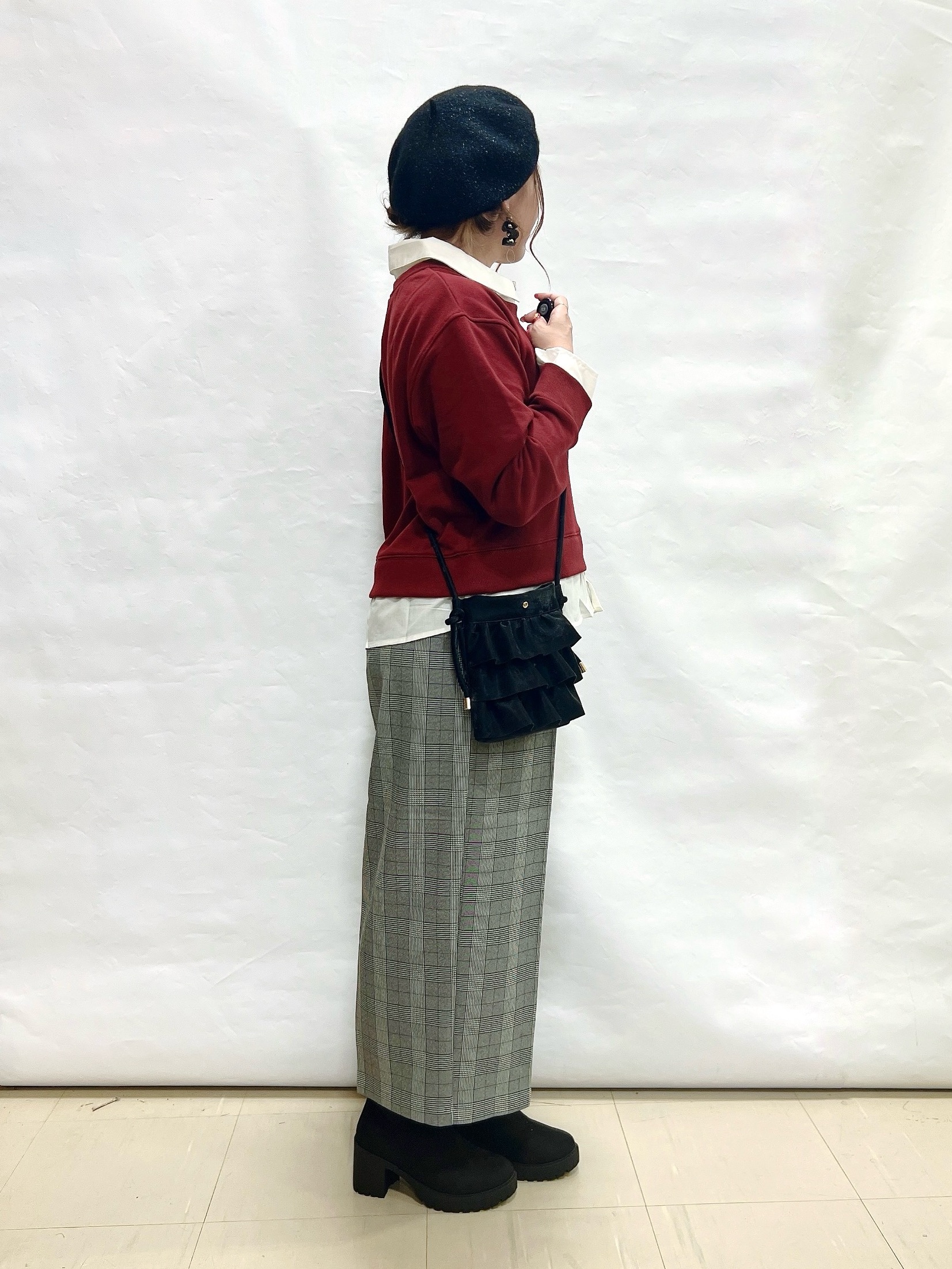 YUIさんの「SHOO･LA･RUE｜シャツレイヤードプルオーバーアソート」を使ったコーディネート