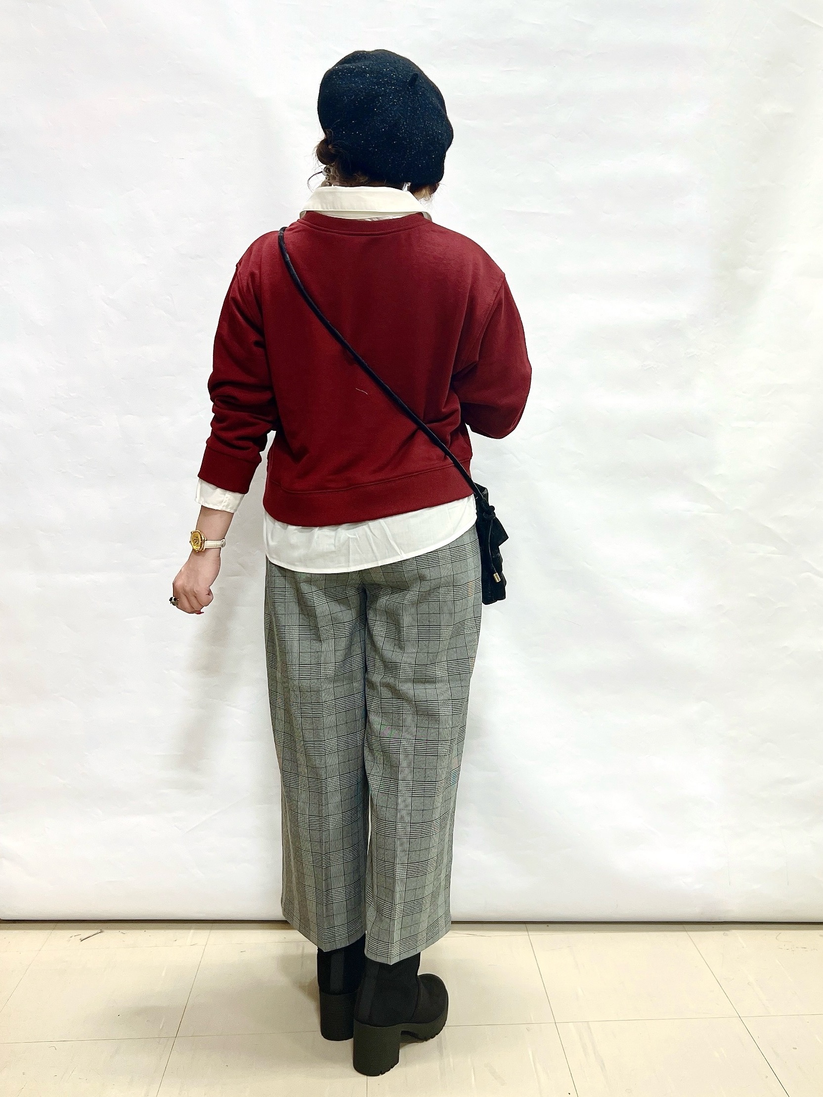 YUIさんの「SHOO･LA･RUE｜シャツレイヤードプルオーバーアソート」を使ったコーディネート