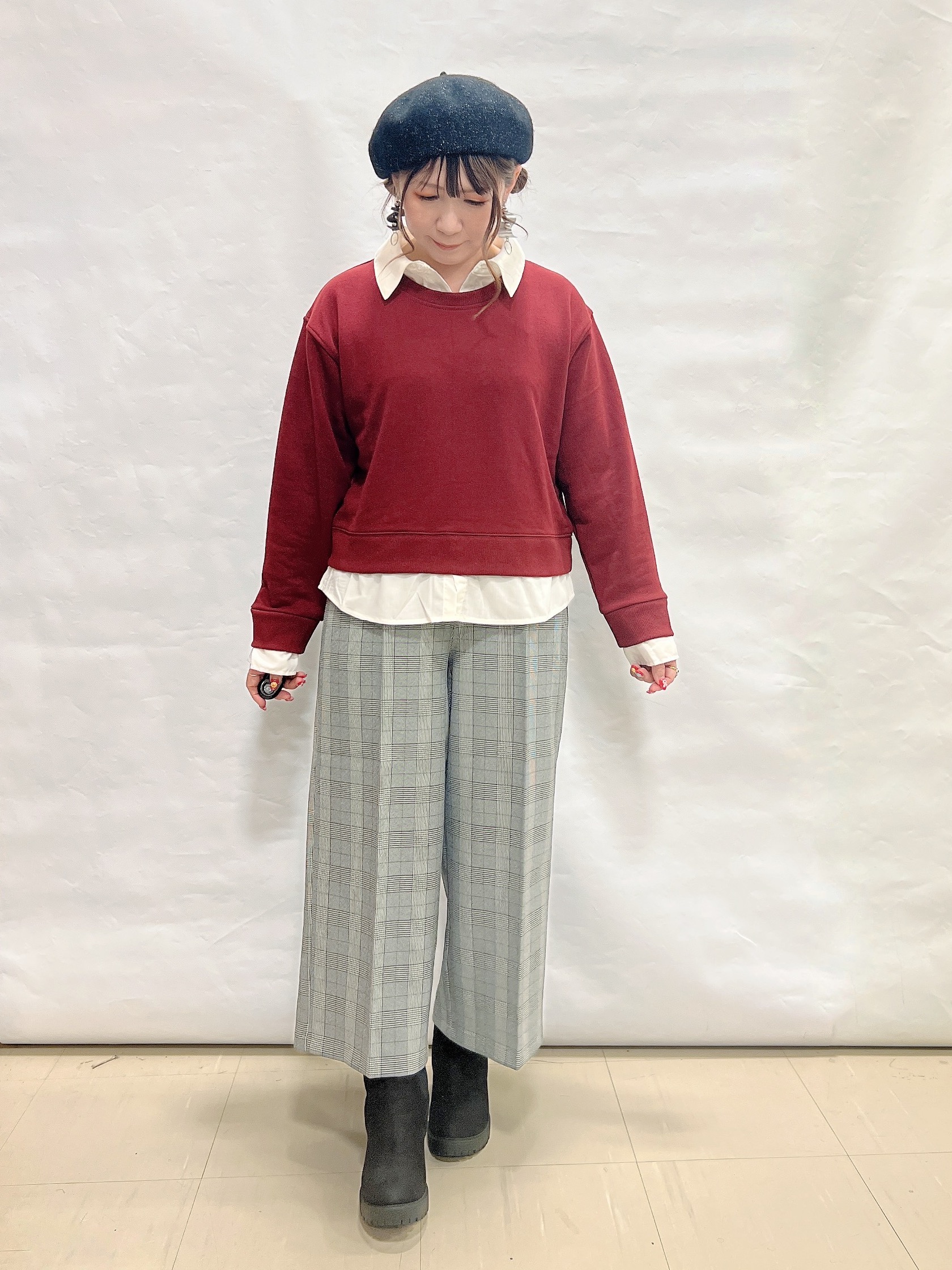 YUIさんの「SHOO･LA･RUE｜シャツレイヤードプルオーバーアソート」を使ったコーディネート