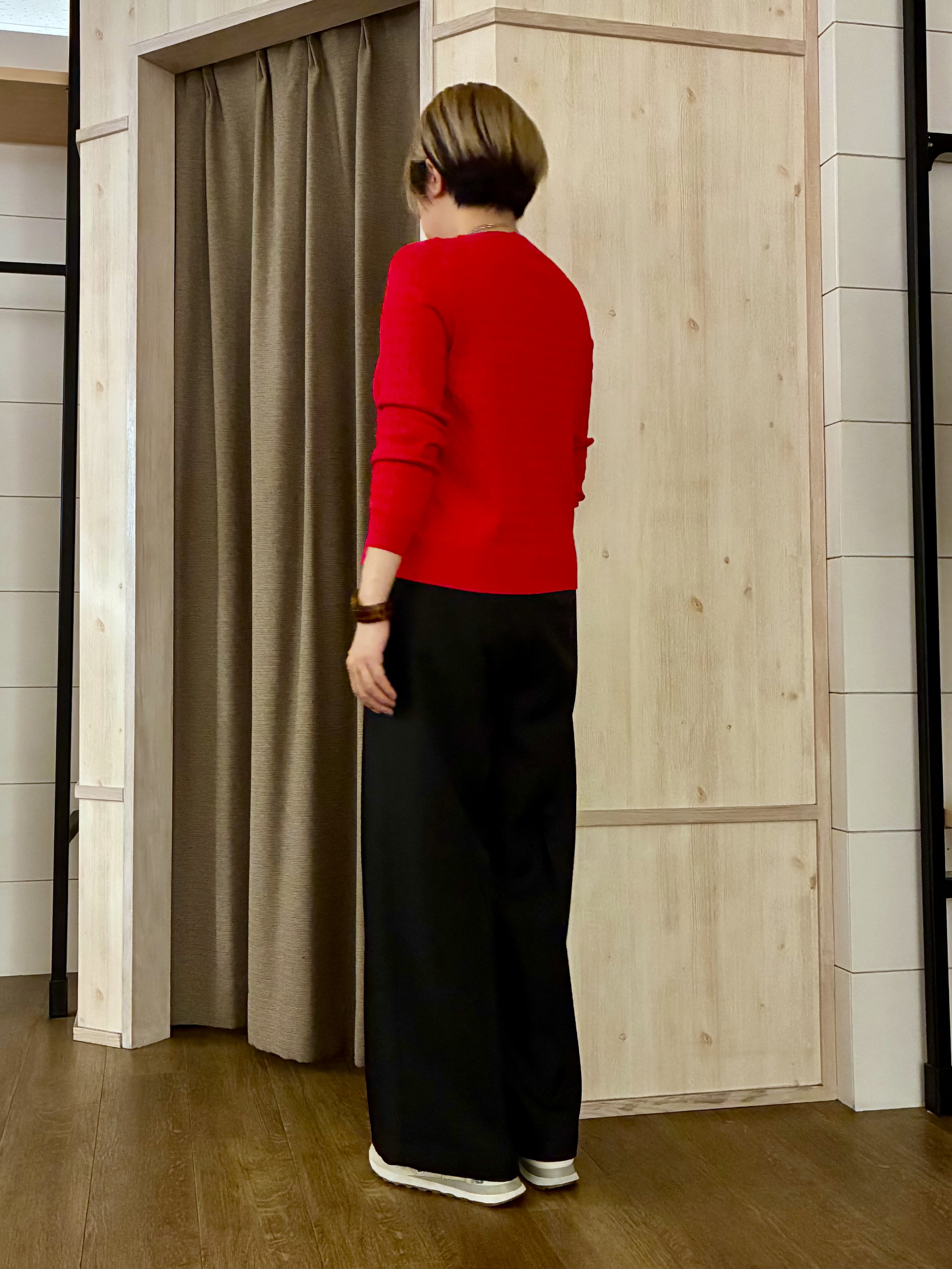 aiさんの「THE SHOP TK｜POLO BCS/ケーブルクルーカーディガン」を使ったコーディネート