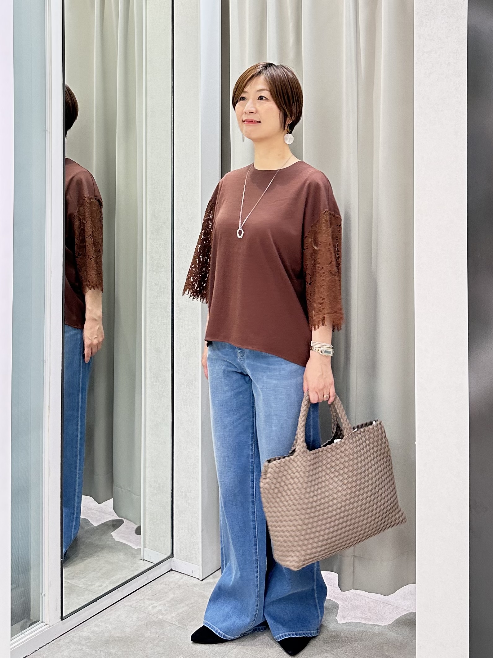 みなこさんの「UNTITLED｜【秋映え/甘めTシャツ】袖レースプルオーバー」を使ったコーディネート