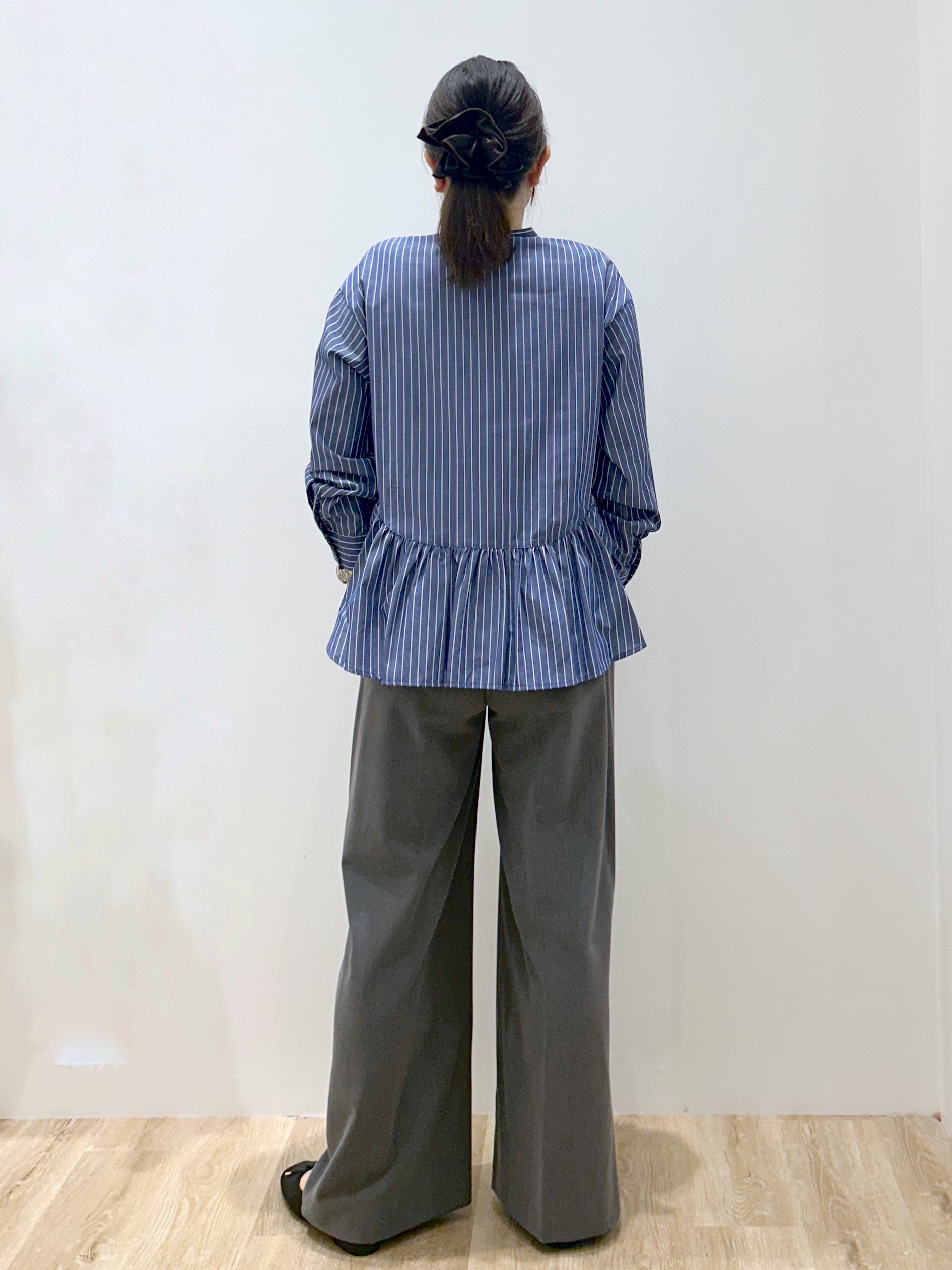 hiroさんの「OPAQUE.CLIP｜ラウンドペプラムブラウス【洗濯機OK】」を使ったコーディネート
