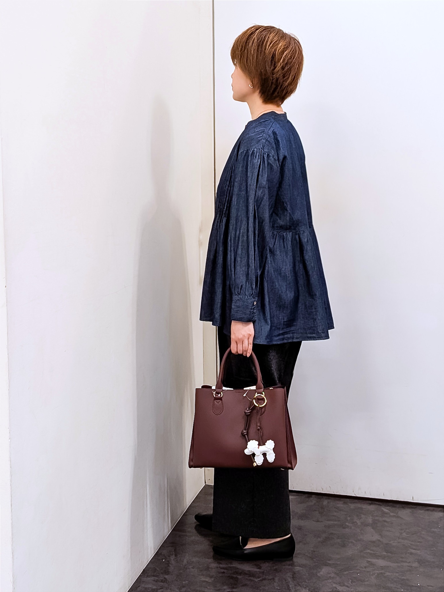 やまちゃんさんの「grove｜軽やかなデニムで、女性らしく　ピンタックデニムダンガリーブラウス」を使ったコーディネート