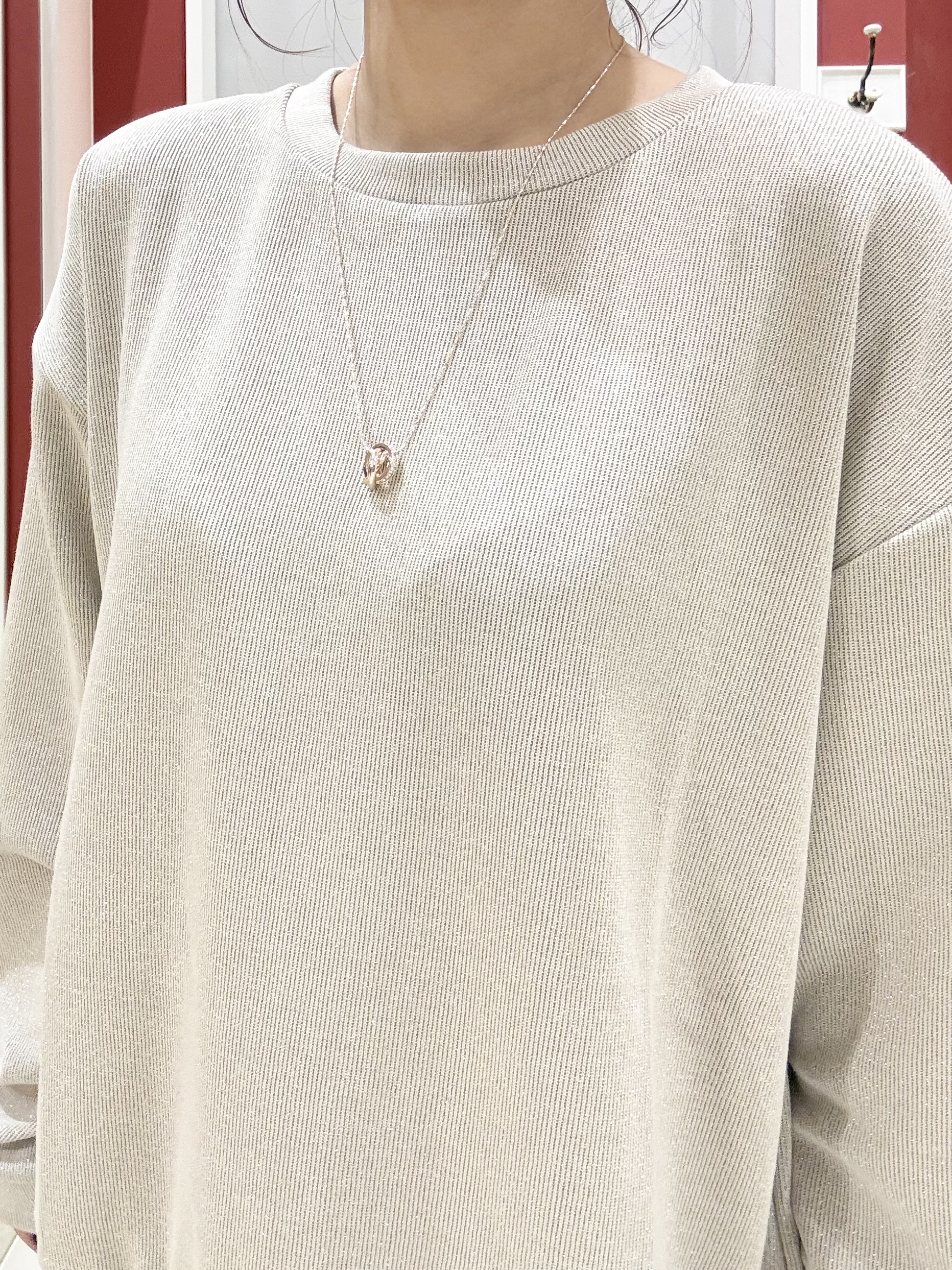 shioさんの「SHOO･LA･RUE｜【S-LL/洗濯機可】レイヤード風 ラメ入りトップス」を使ったコーディネート