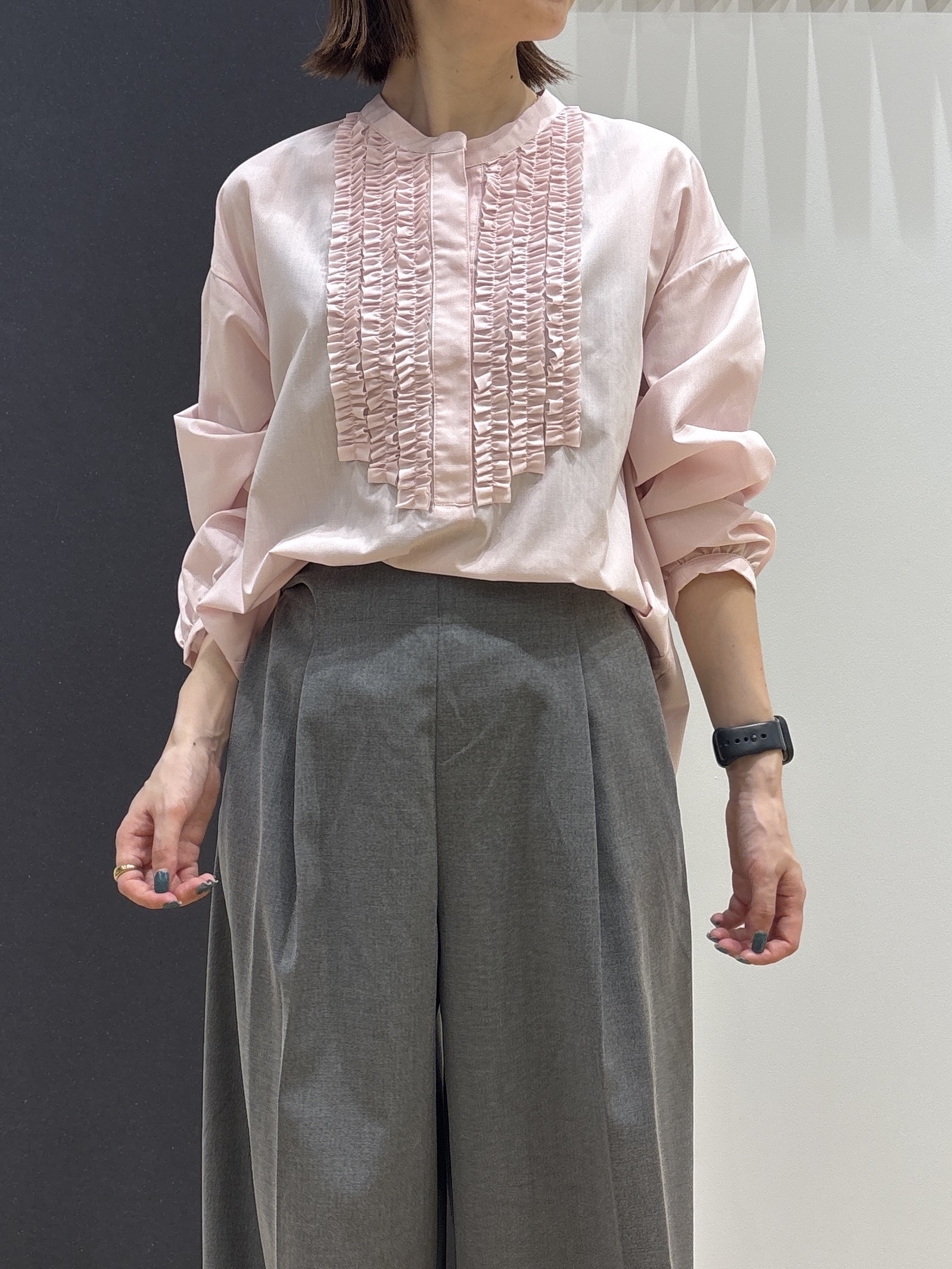 risaさんの「Dessin｜【洗える/7色展開/XS-L】フロントフリルブラウス」を使ったコーディネート