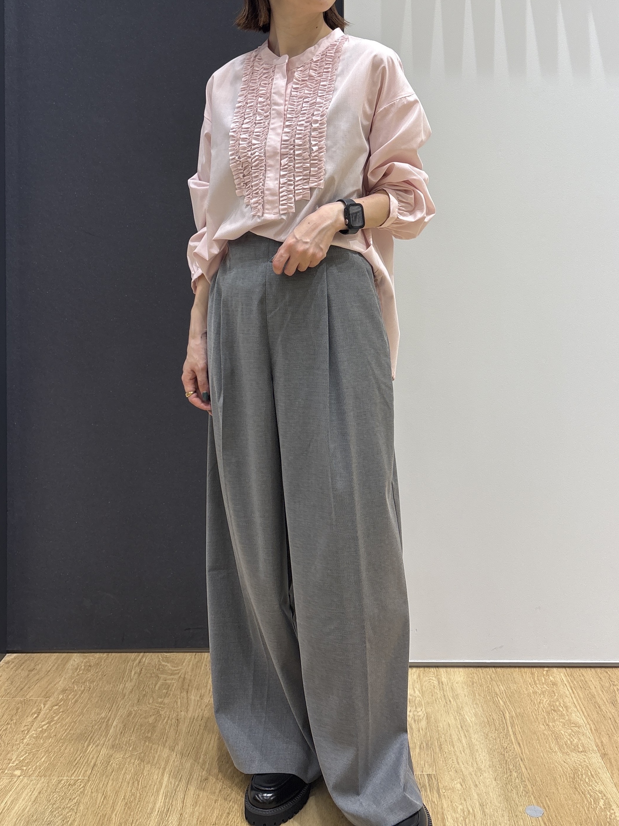 risaさんの「Dessin｜【洗える/7色展開/XS-L】フロントフリルブラウス」を使ったコーディネート