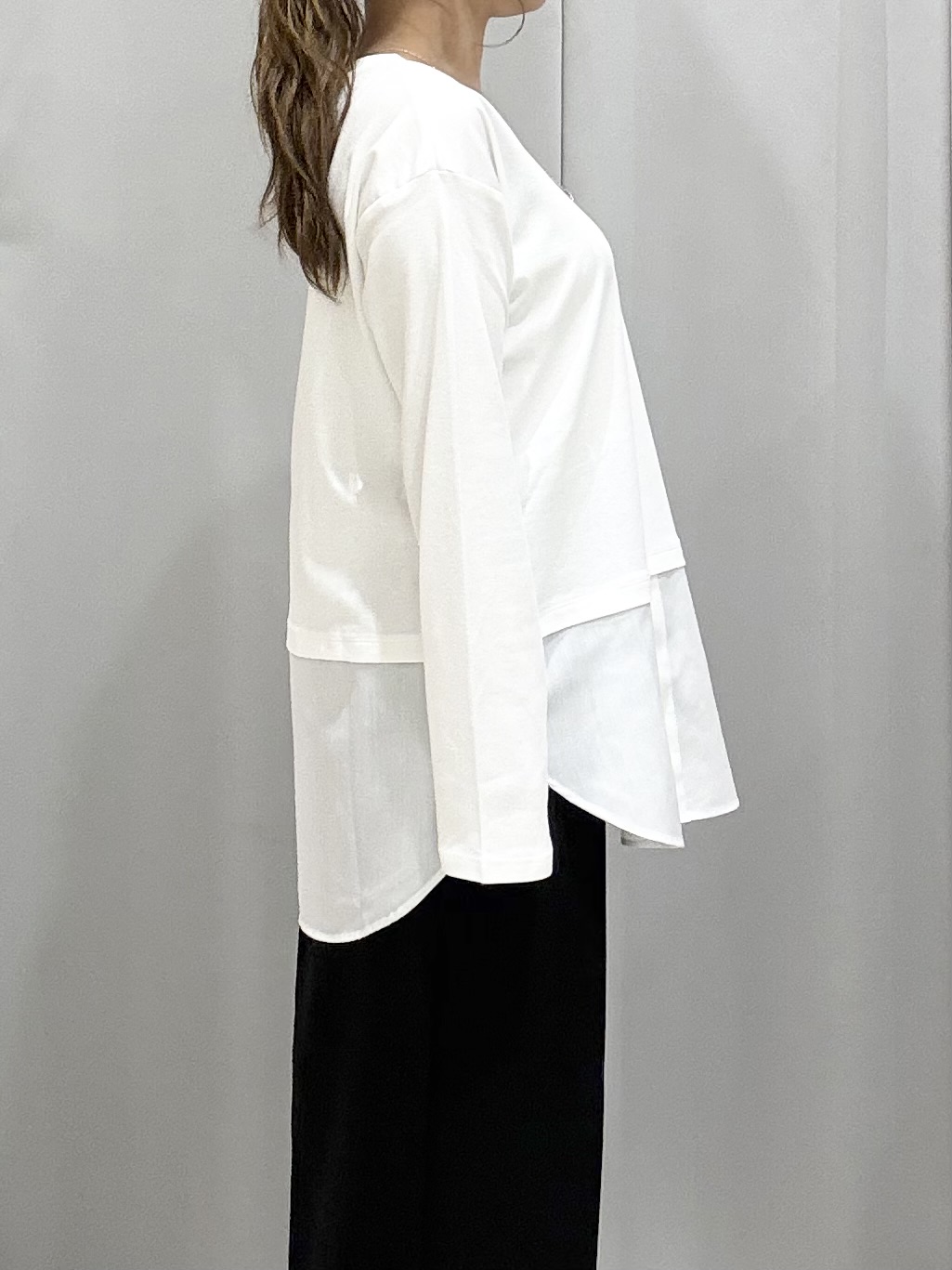 shioさんの「SHOO･LA･RUE｜【洗濯後しわになりにくい/S-LL】裾ドロストフリルブルゾン」を使ったコーディネート