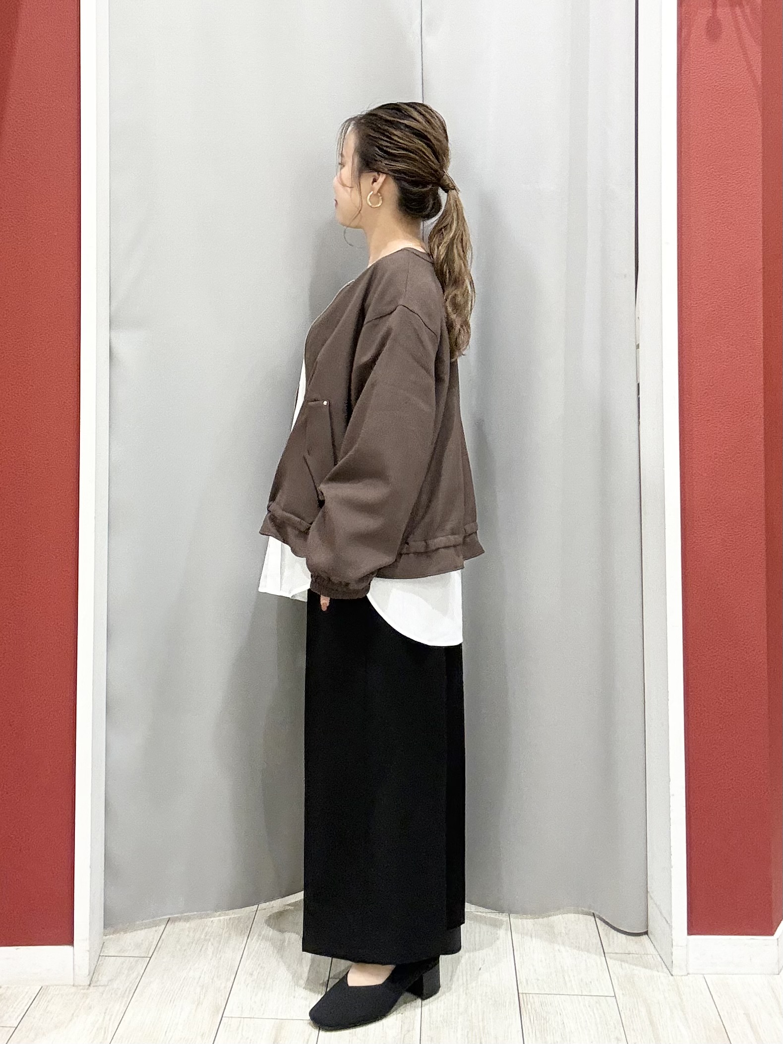 shioさんの「SHOO･LA･RUE｜【洗濯後しわになりにくい/S-LL】裾ドロストフリルブルゾン」を使ったコーディネート