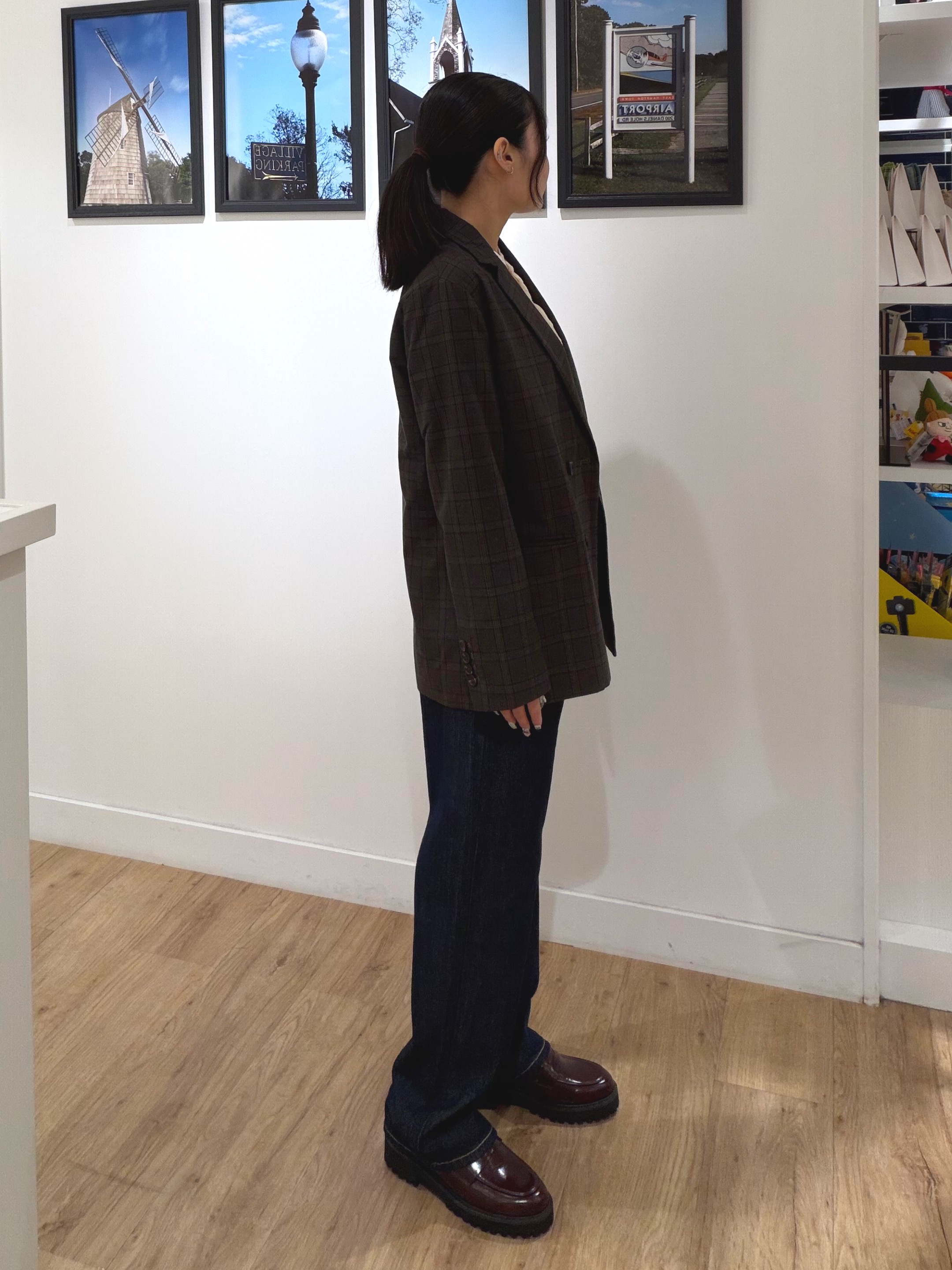 秦美里さんの「Dessin｜【洗える/秋羽織り】起毛レースブラウス」を使ったコーディネート