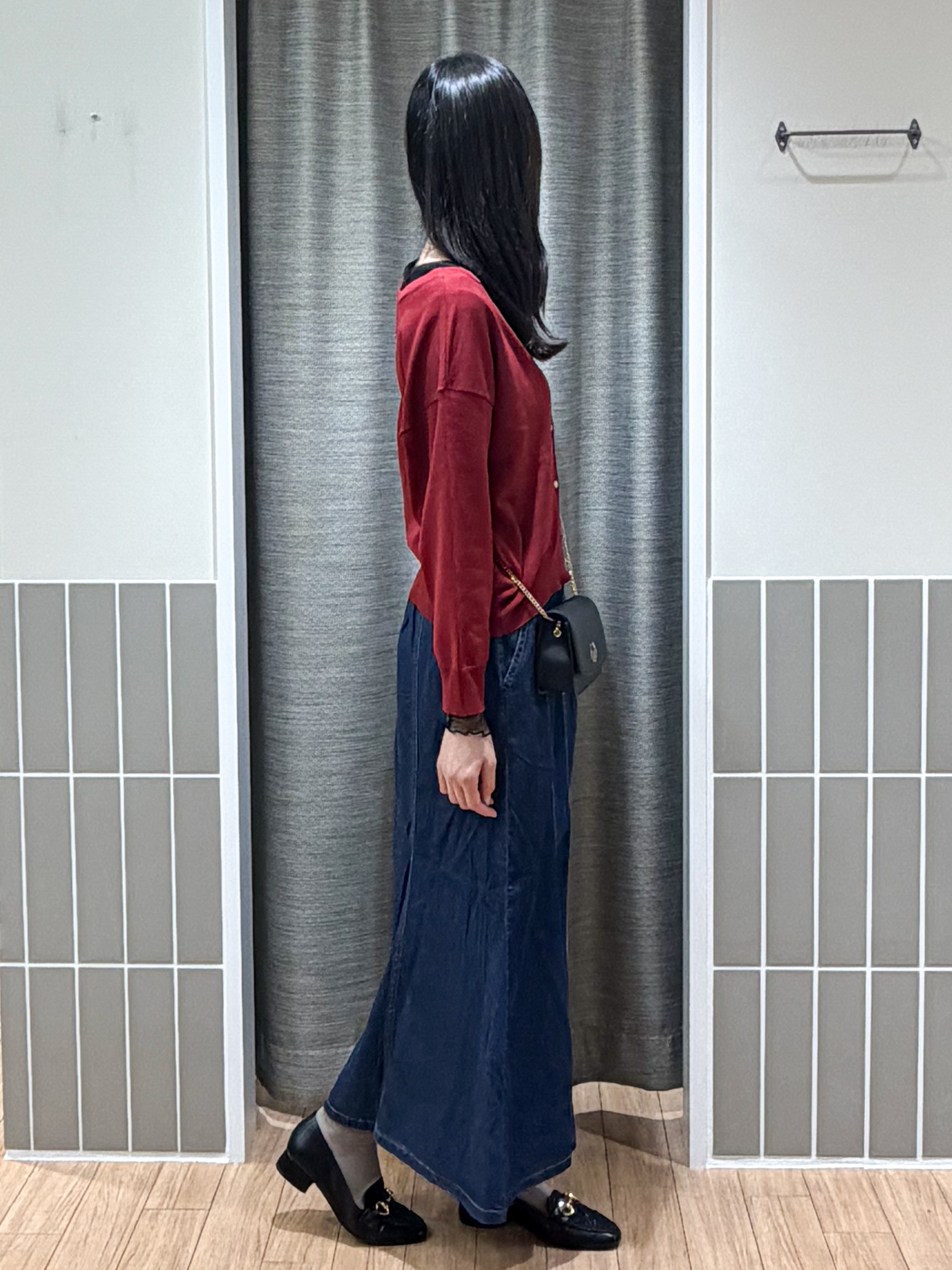 Kotoさんの「grove｜【前後2WAY】さりげなく、上品にきらめく ニットカーディガン」を使ったコーディネート