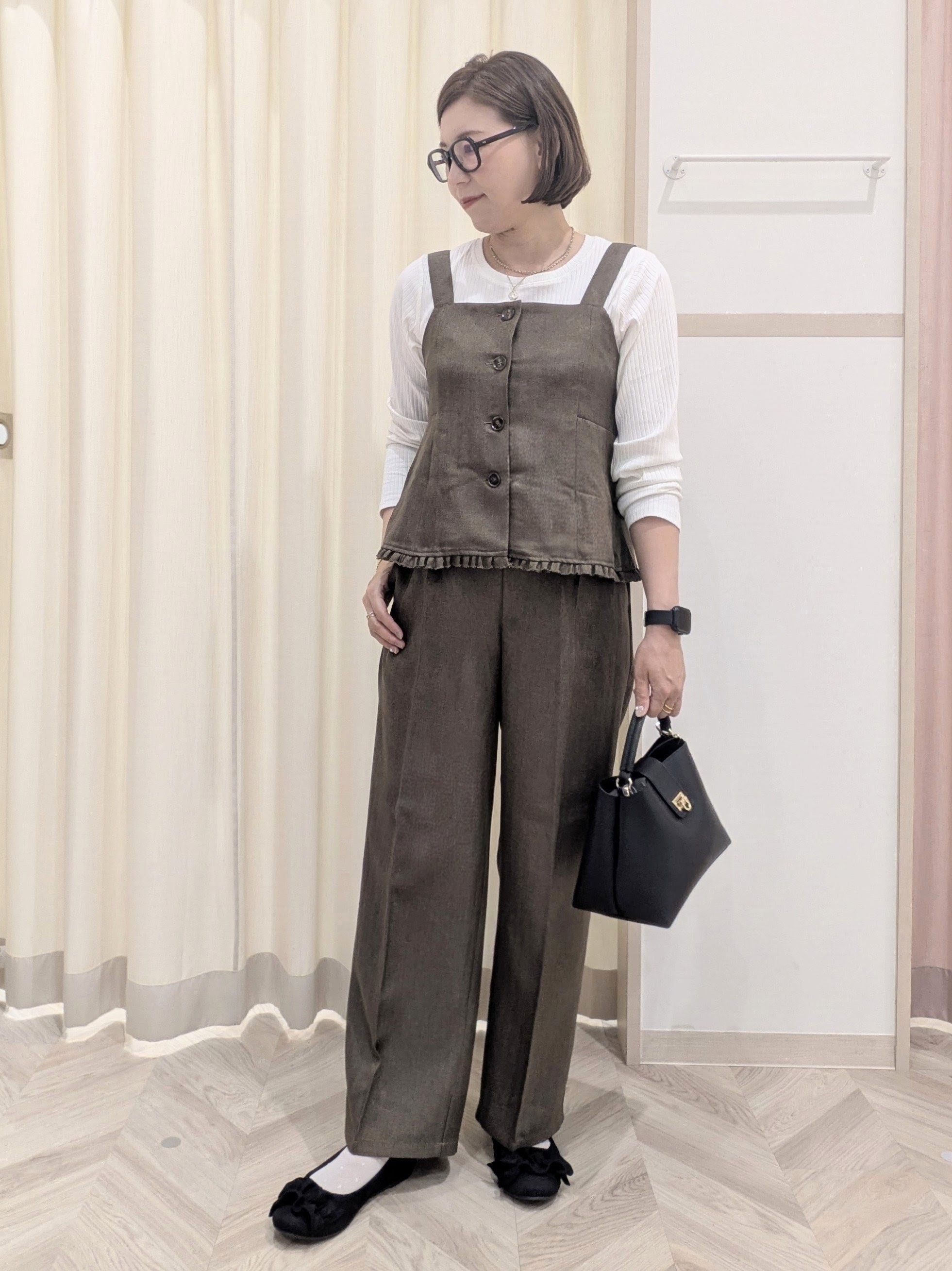miyuさんの「SHOO･LA･RUE｜【2点セット／着方いろいろ】ビスチェ&times;センタープレスパンツ セットアップ」を使ったコーディネート
